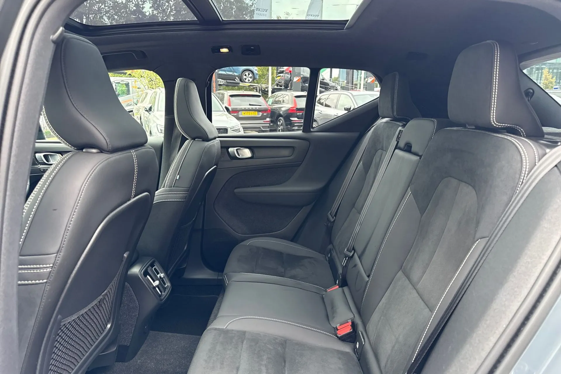 Volvo XC40 thumbnail image number 29