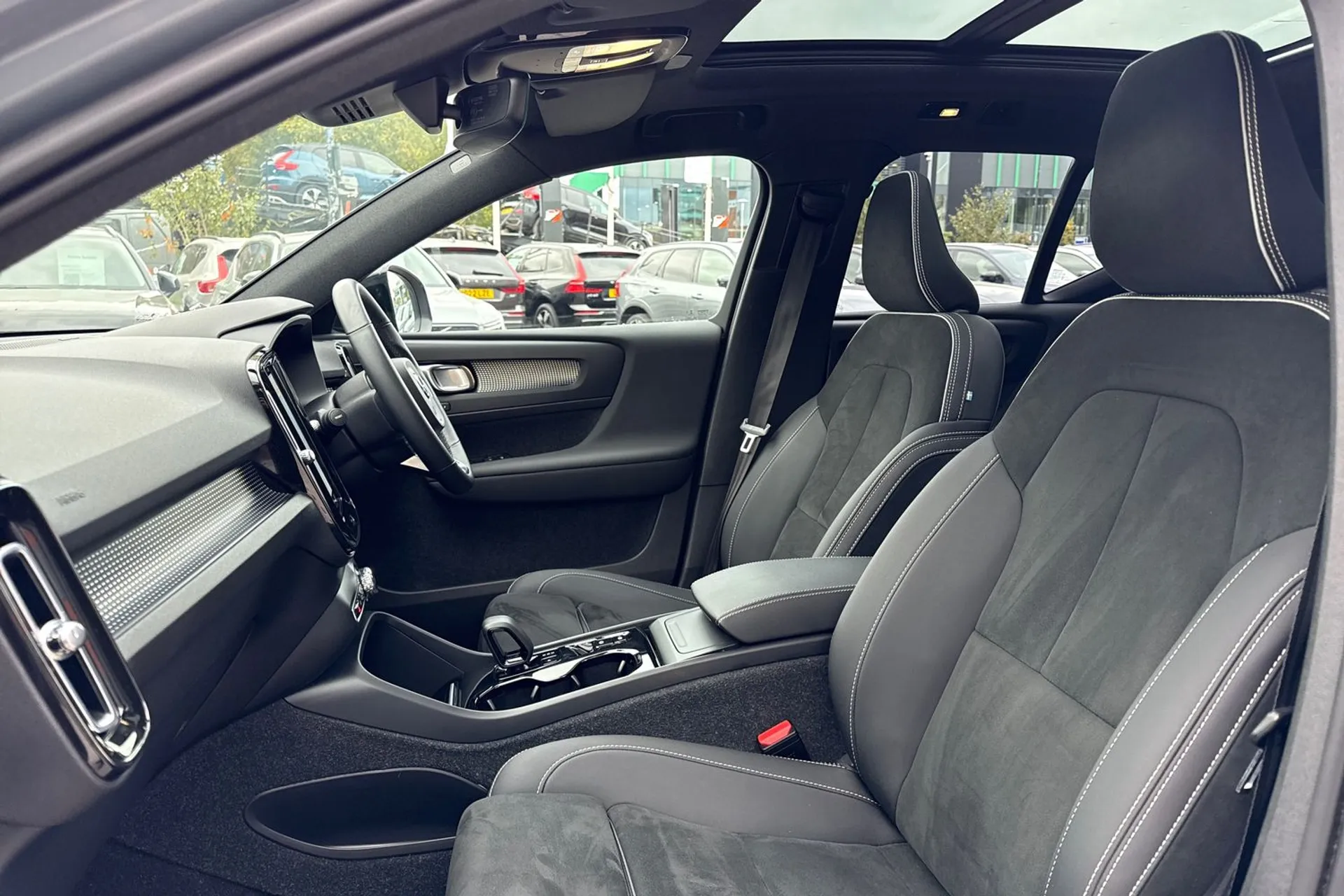 Volvo XC40 thumbnail image number 27