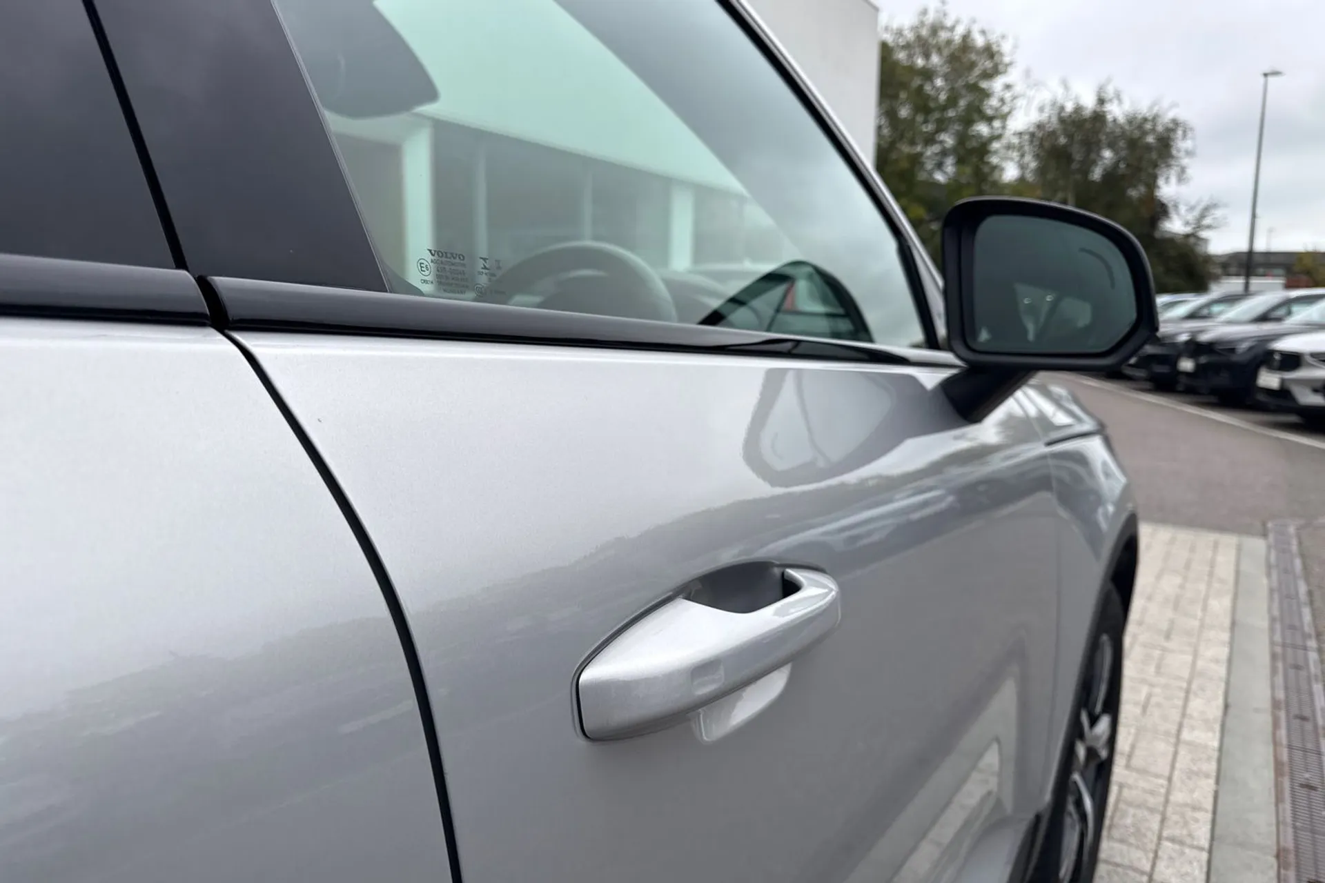 Volvo XC40 thumbnail image number 16