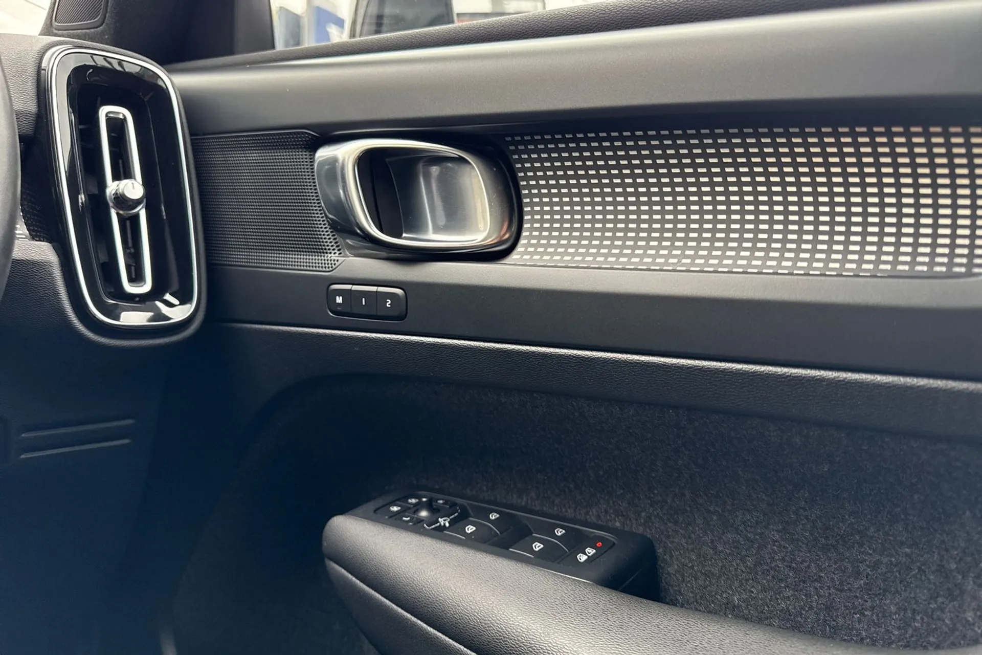 Volvo XC40 thumbnail image number 41