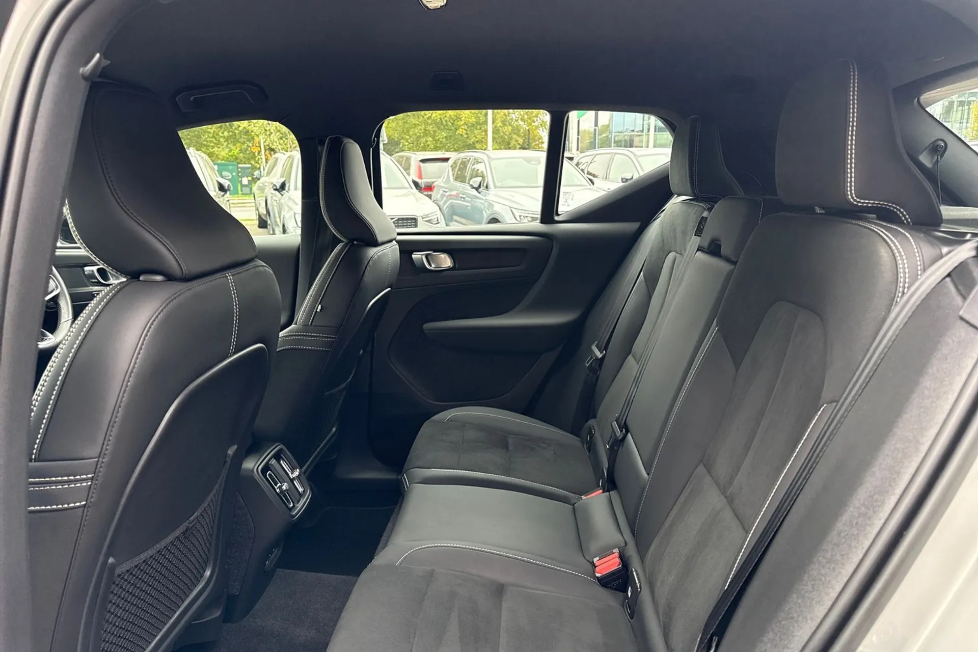 Volvo XC40 thumbnail image number 29