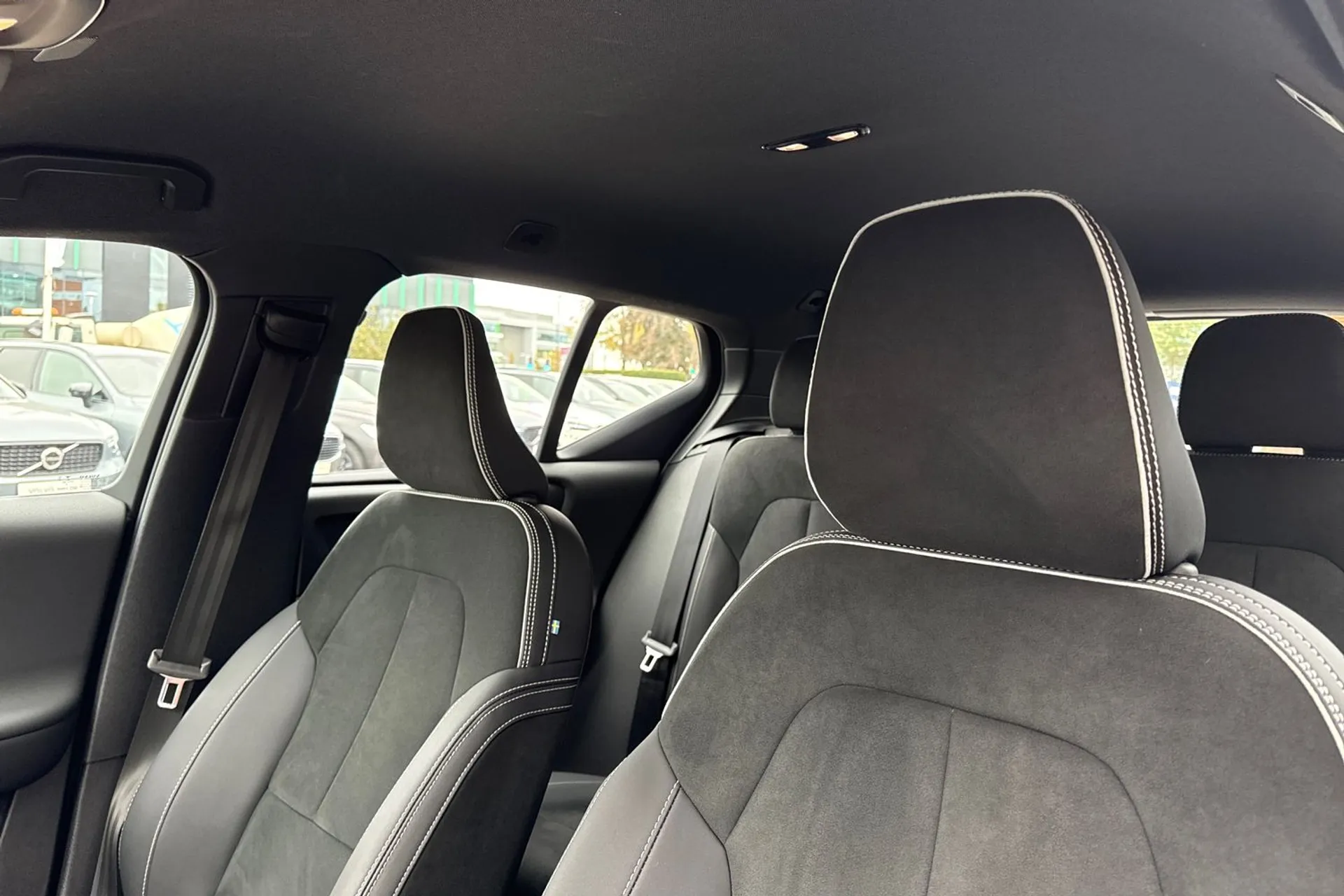 Volvo XC40 thumbnail image number 28