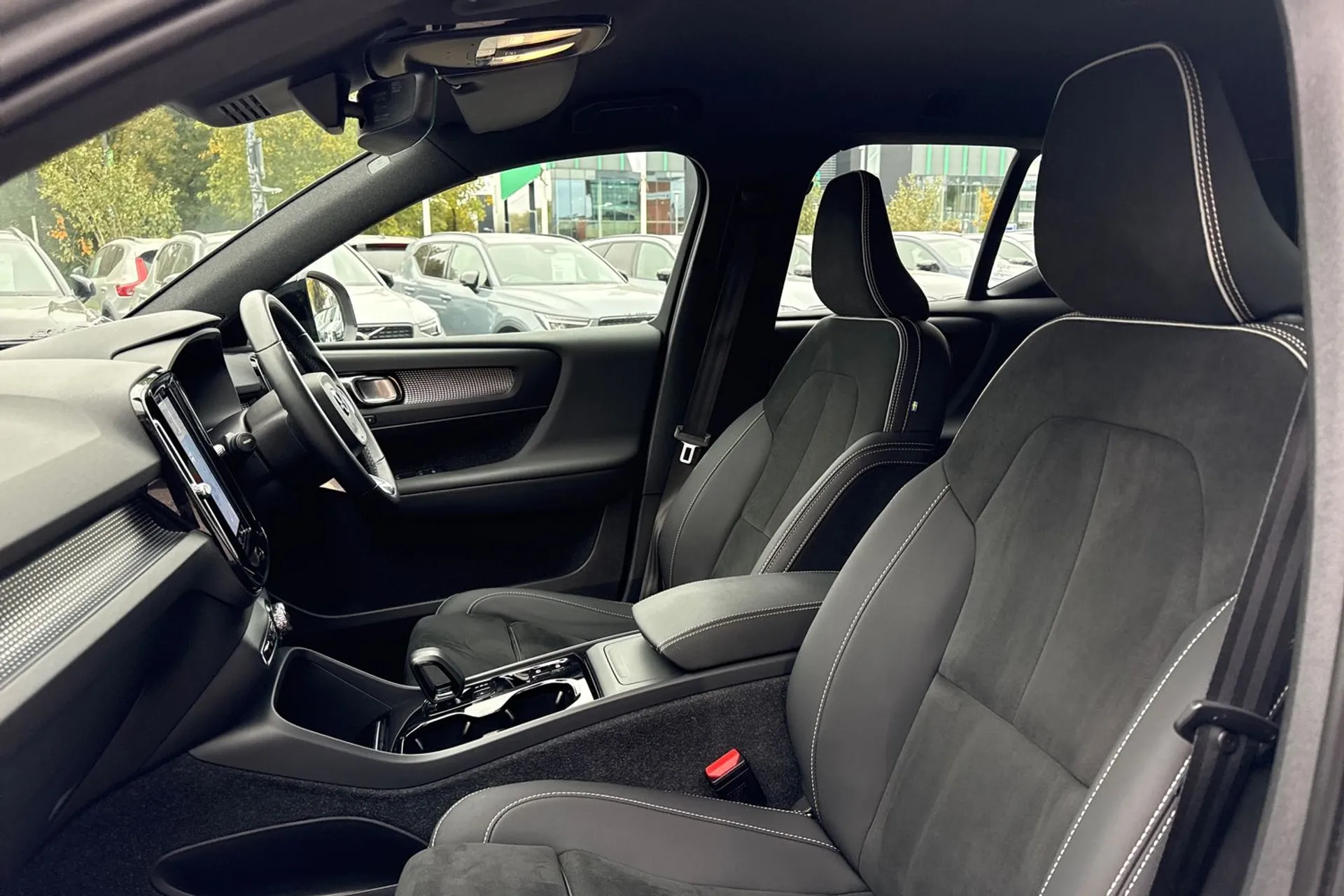 Volvo XC40 thumbnail image number 27