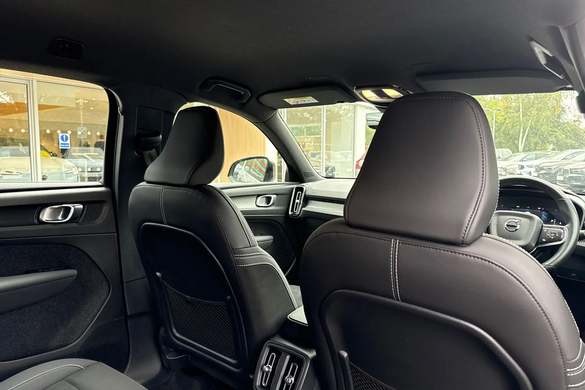 Volvo XC40 thumbnail image number 23