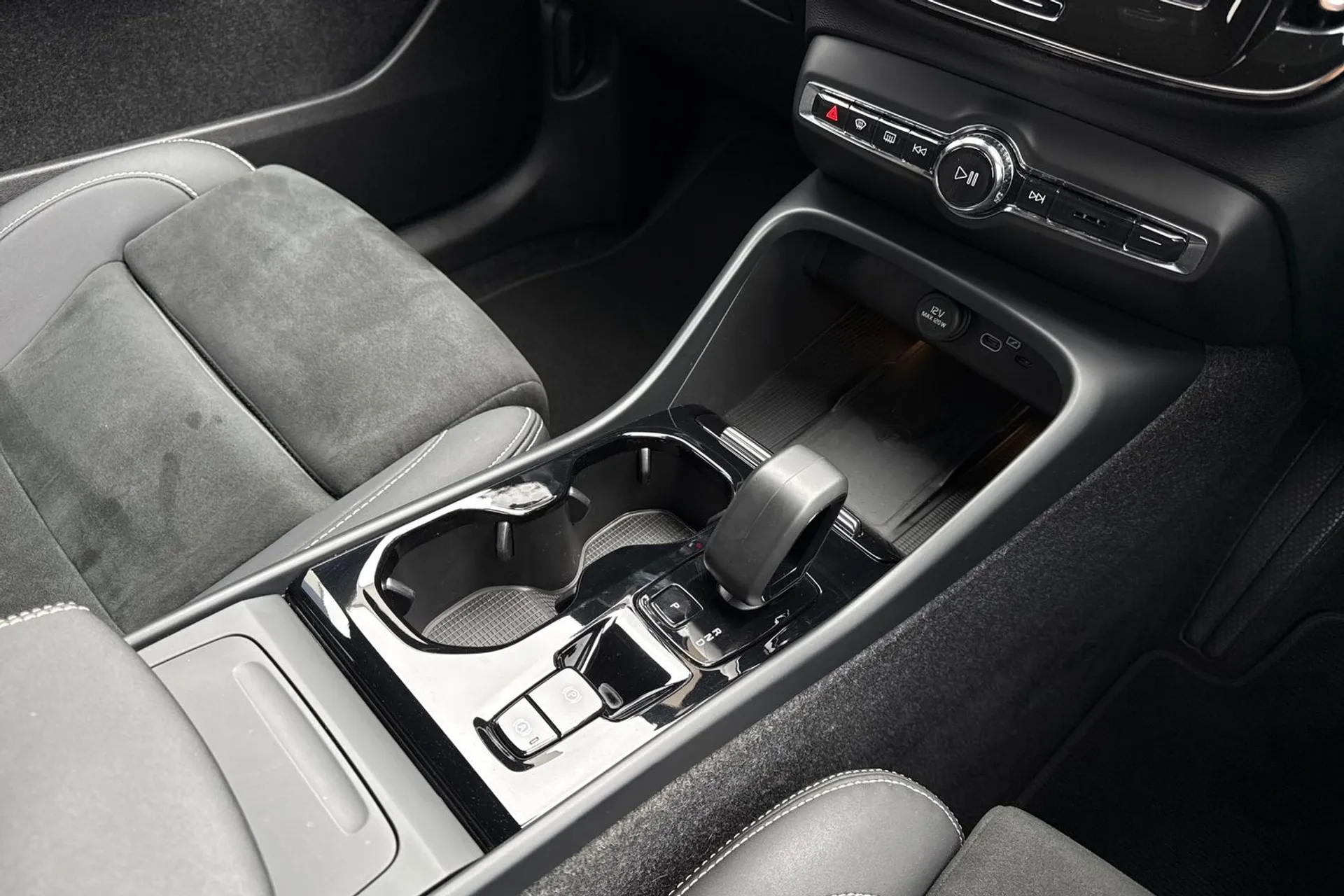 Volvo XC40 thumbnail image number 42