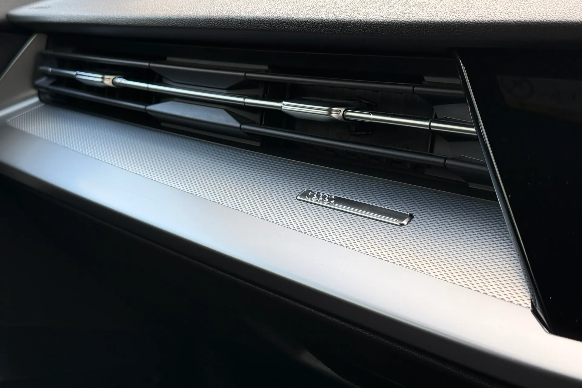 Audi A3 thumbnail image number 20