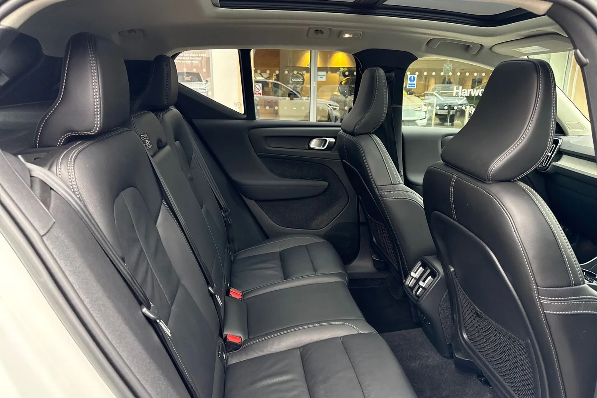 Volvo XC40 thumbnail image number 22