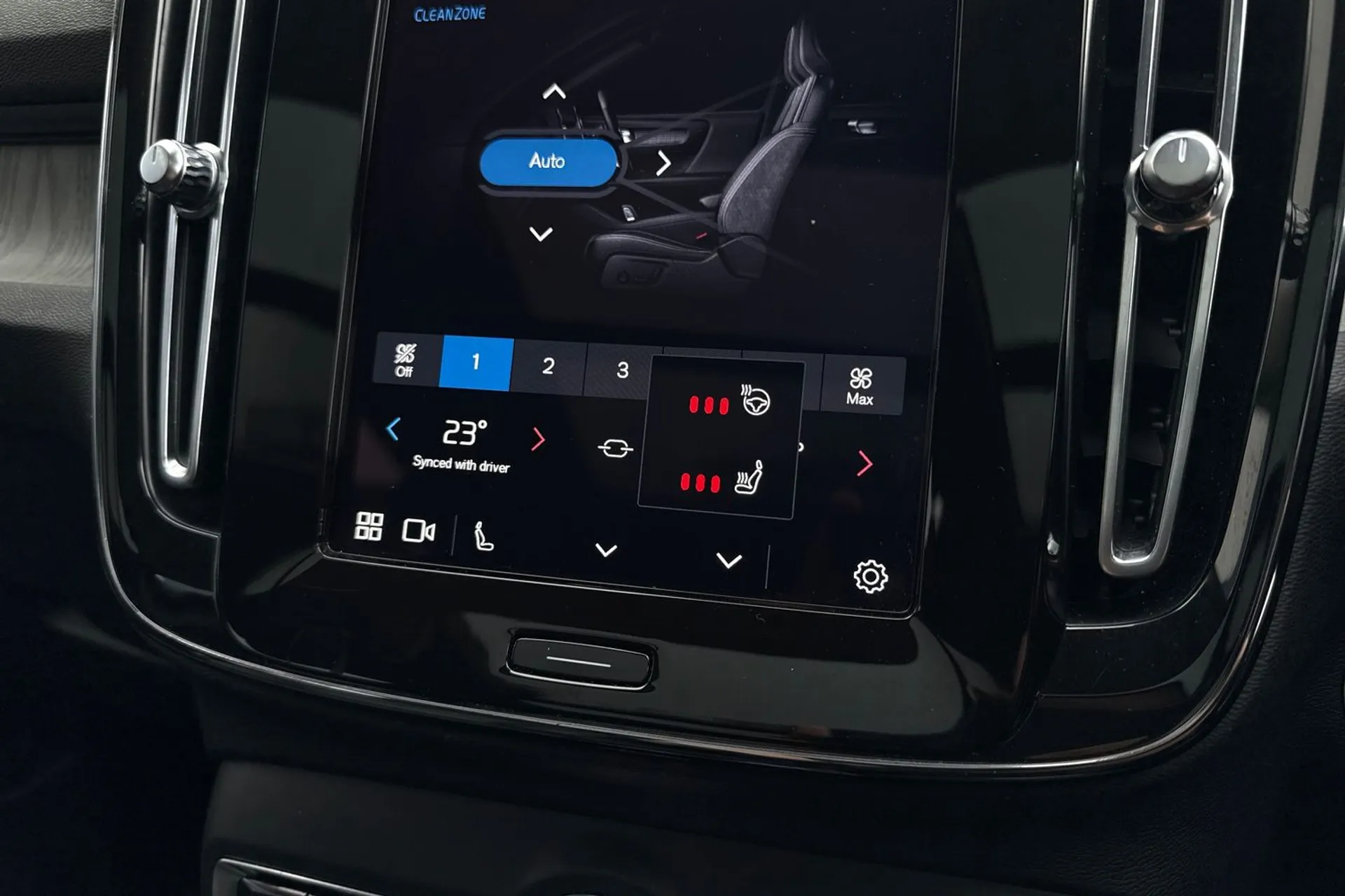 Volvo XC40 thumbnail image number 40