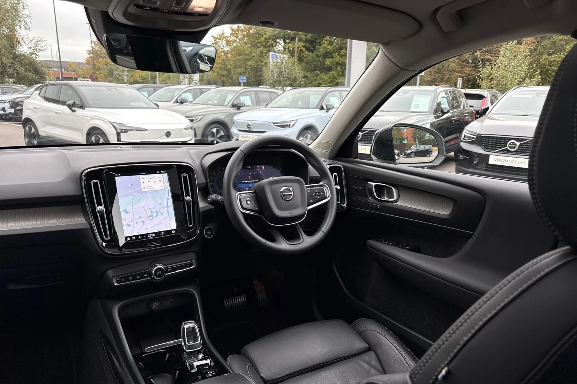 Volvo XC40 thumbnail image number 32