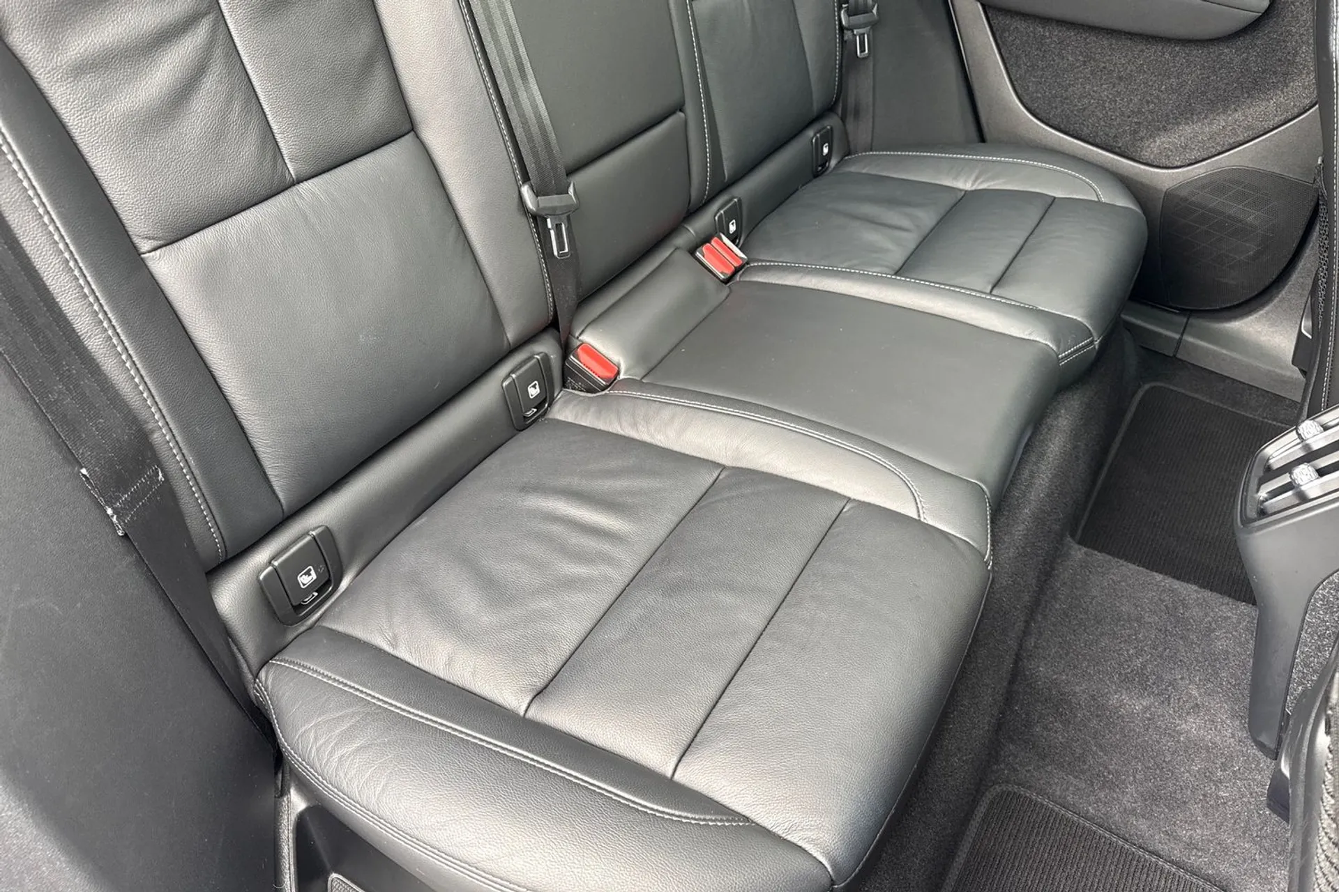 Volvo XC40 thumbnail image number 24