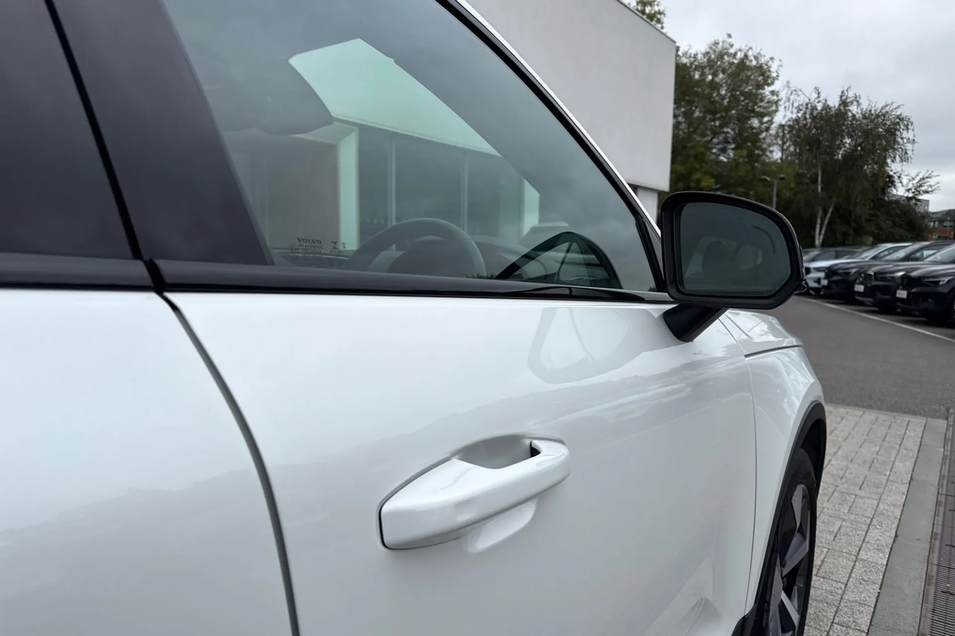 Volvo XC40 thumbnail image number 16