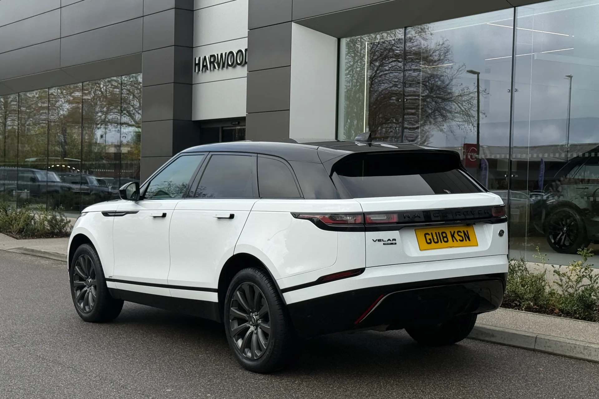 LAND ROVER RANGE ROVER VELAR thumbnail image number 15