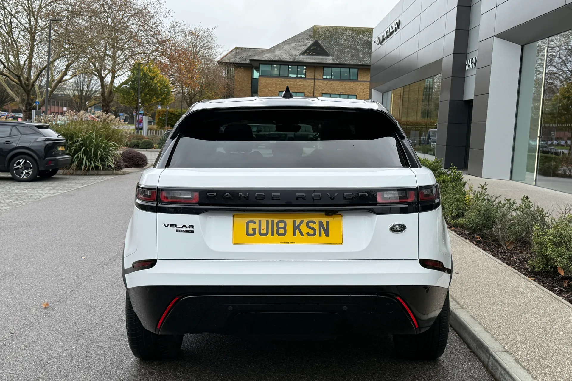 LAND ROVER RANGE ROVER VELAR thumbnail image number 13