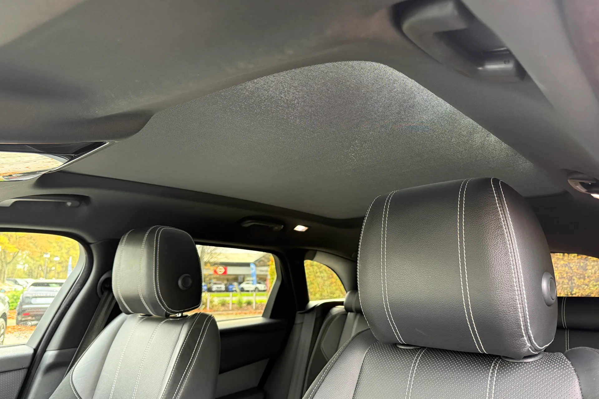 LAND ROVER RANGE ROVER VELAR thumbnail image number 6