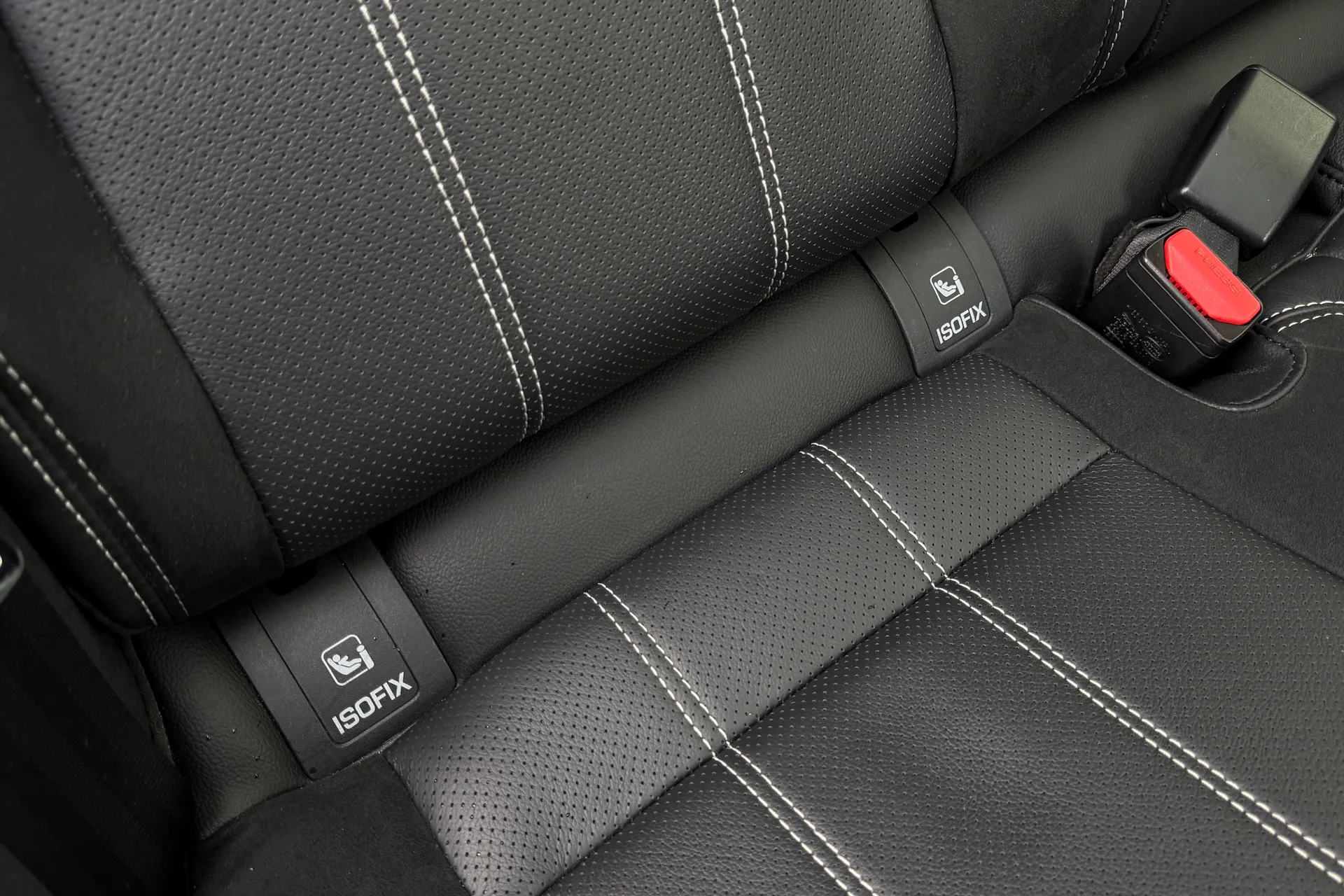 LAND ROVER RANGE ROVER VELAR thumbnail image number 40