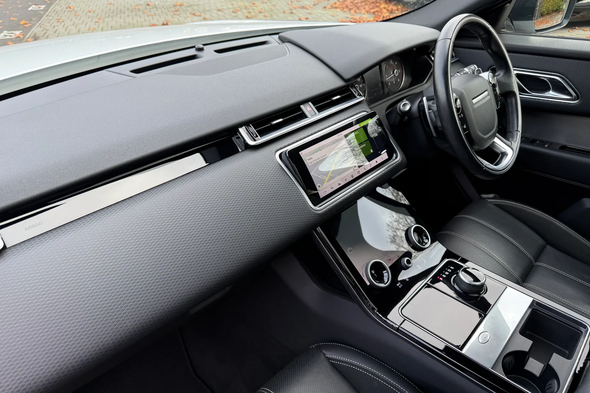 LAND ROVER RANGE ROVER VELAR thumbnail image number 46