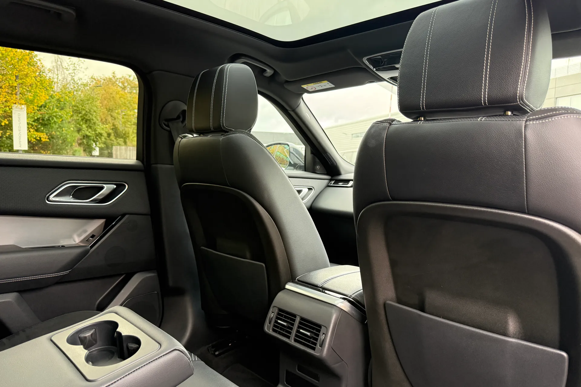 LAND ROVER RANGE ROVER VELAR thumbnail image number 41