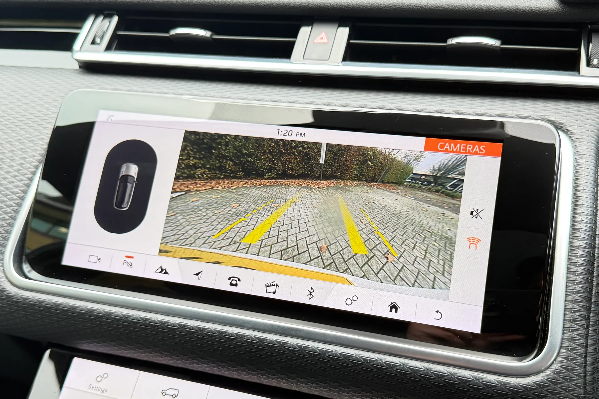 LAND ROVER RANGE ROVER VELAR thumbnail image number 8