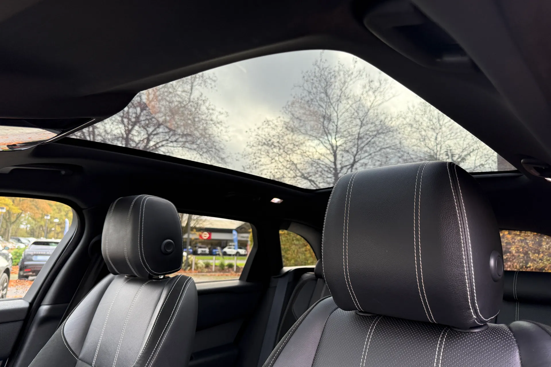 LAND ROVER RANGE ROVER VELAR thumbnail image number 5