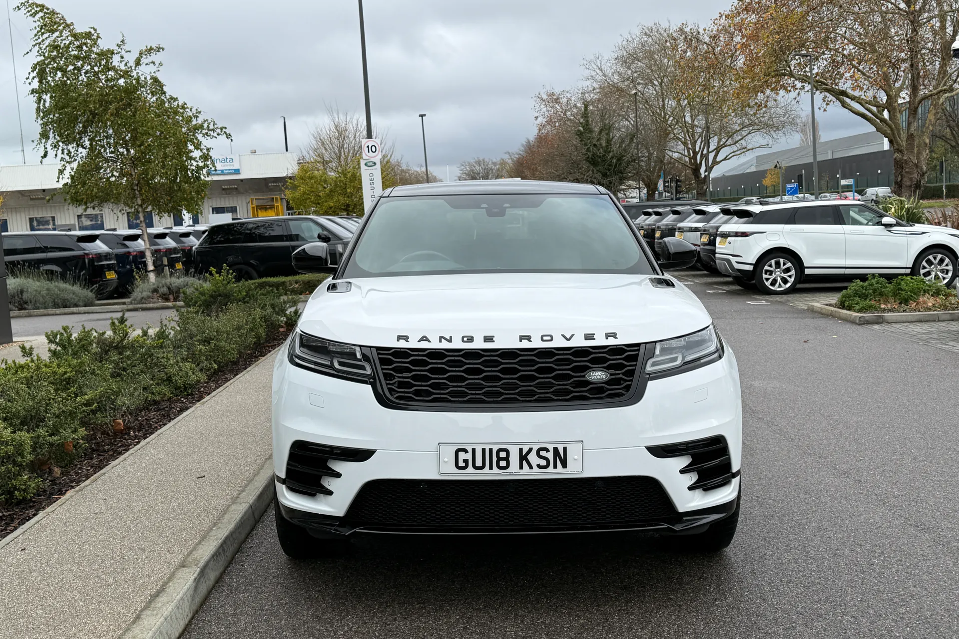 LAND ROVER RANGE ROVER VELAR thumbnail image number 19