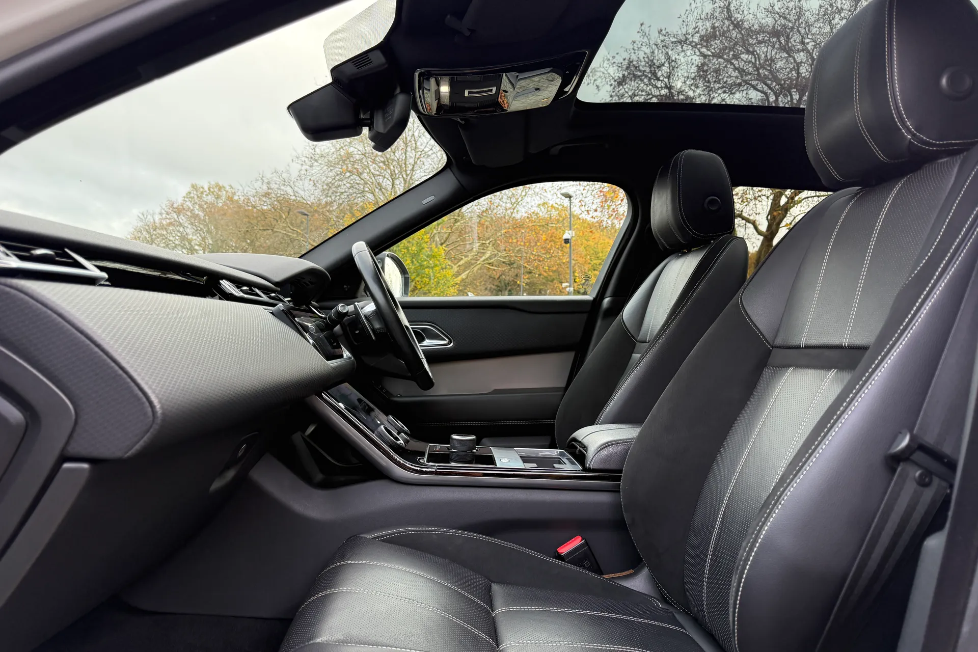 LAND ROVER RANGE ROVER VELAR thumbnail image number 47