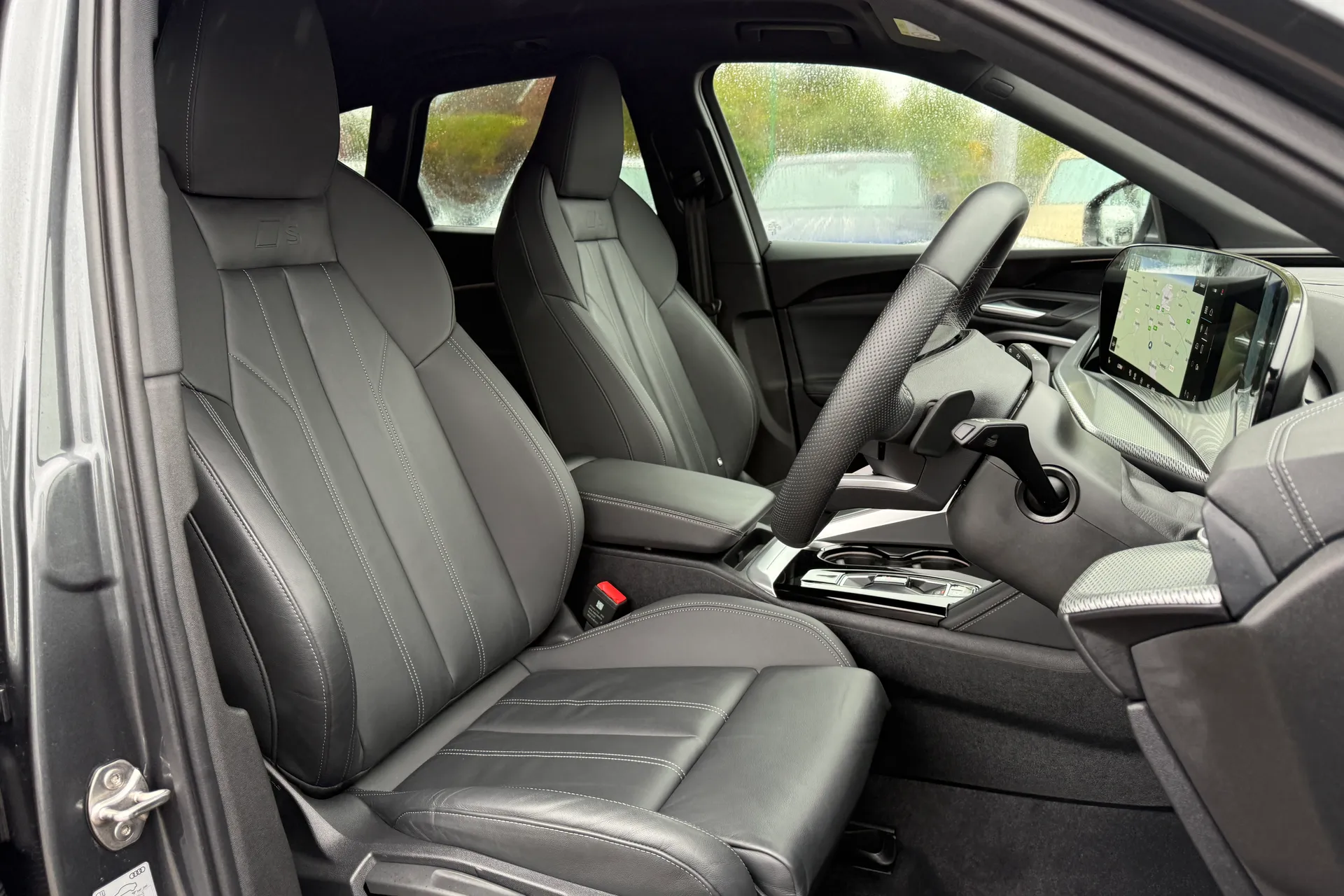 Audi Q5 thumbnail image number 30