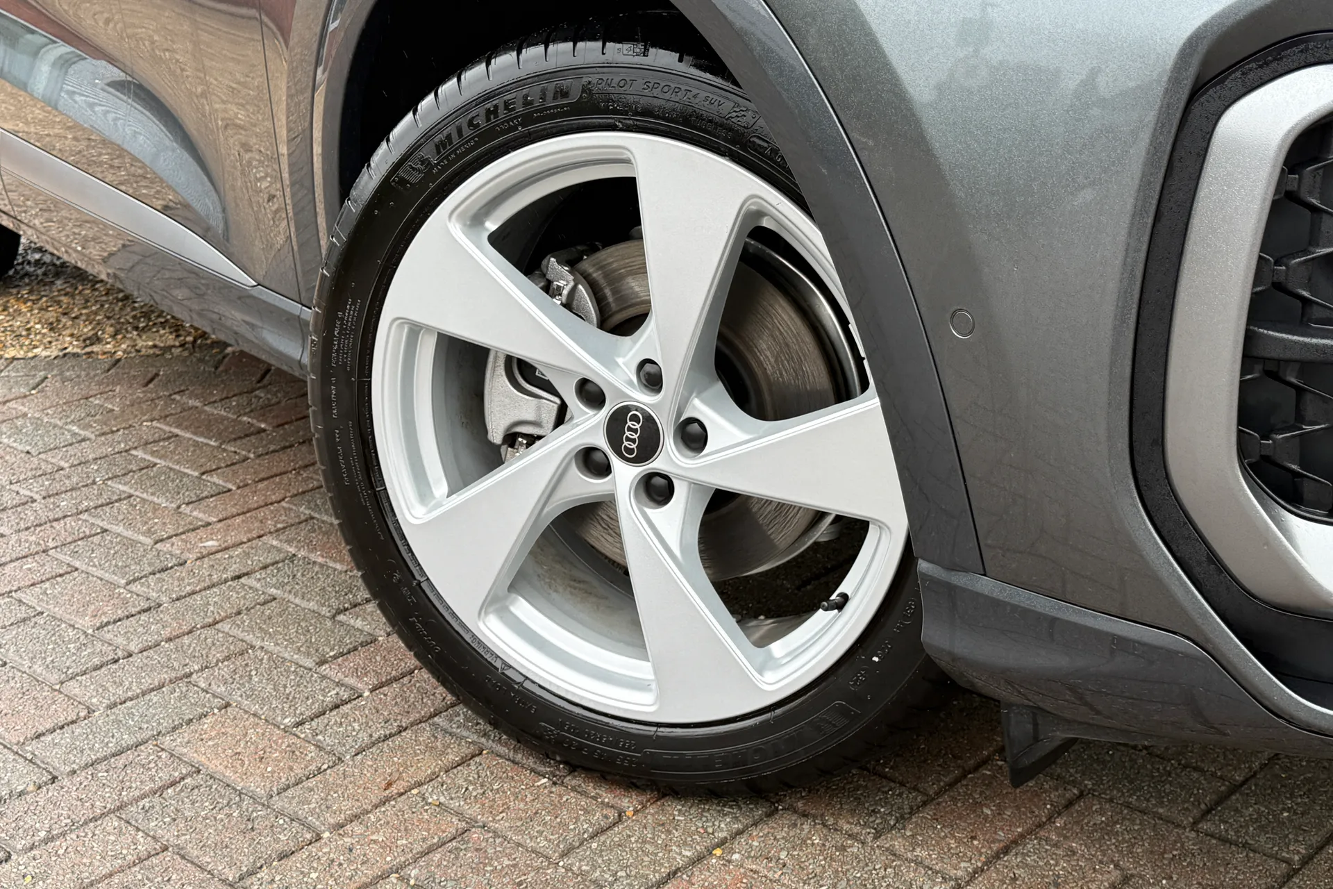 Audi Q5 thumbnail image number 7