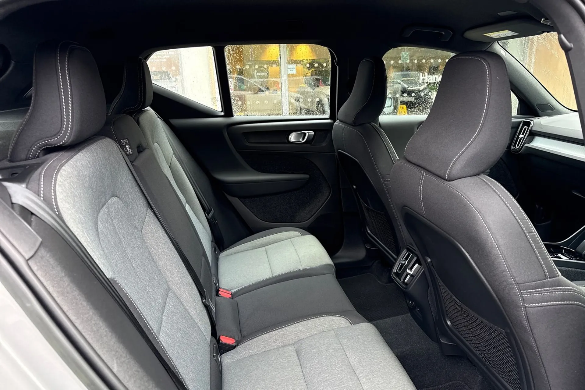 Volvo XC40 thumbnail image number 22