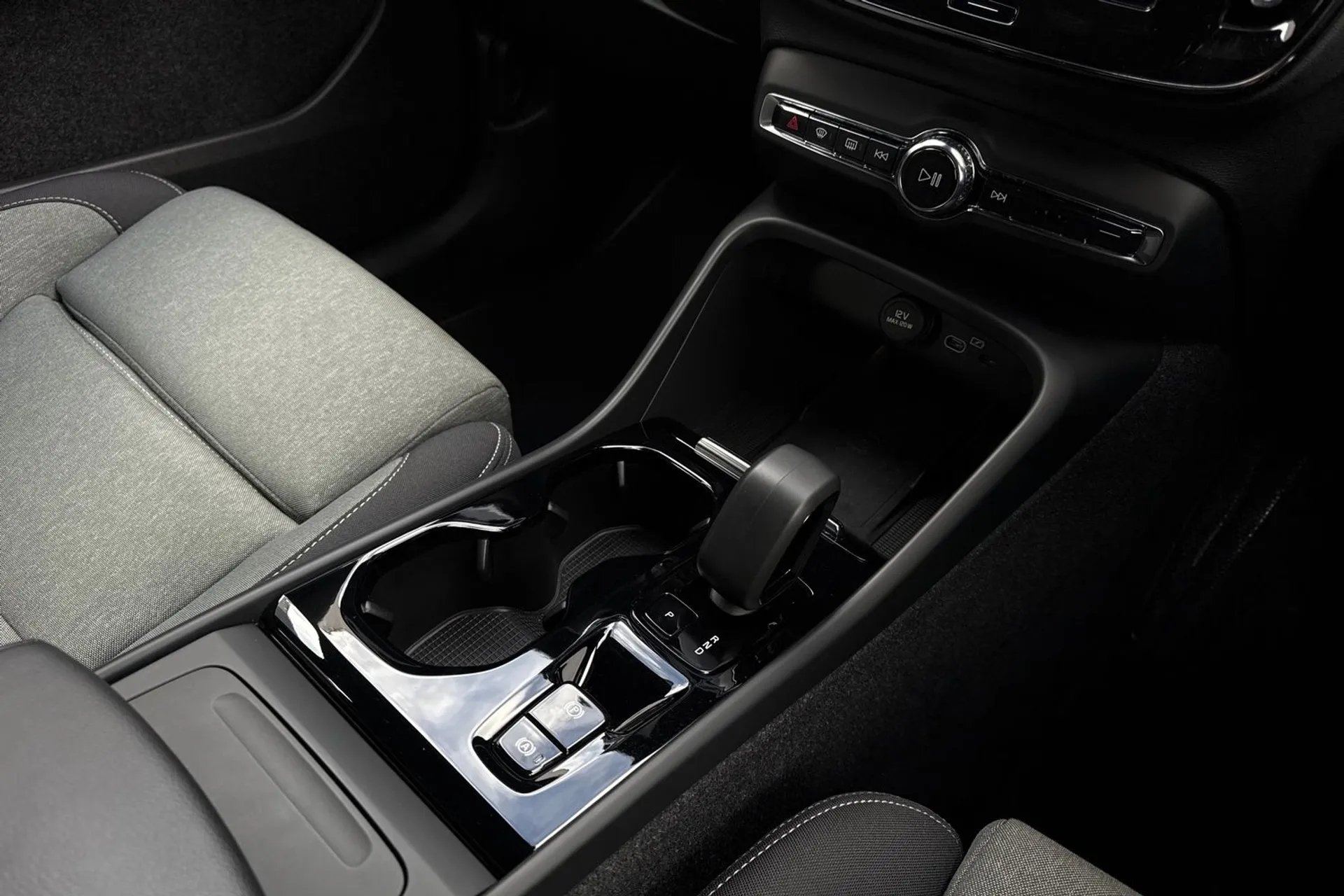 Volvo XC40 thumbnail image number 42