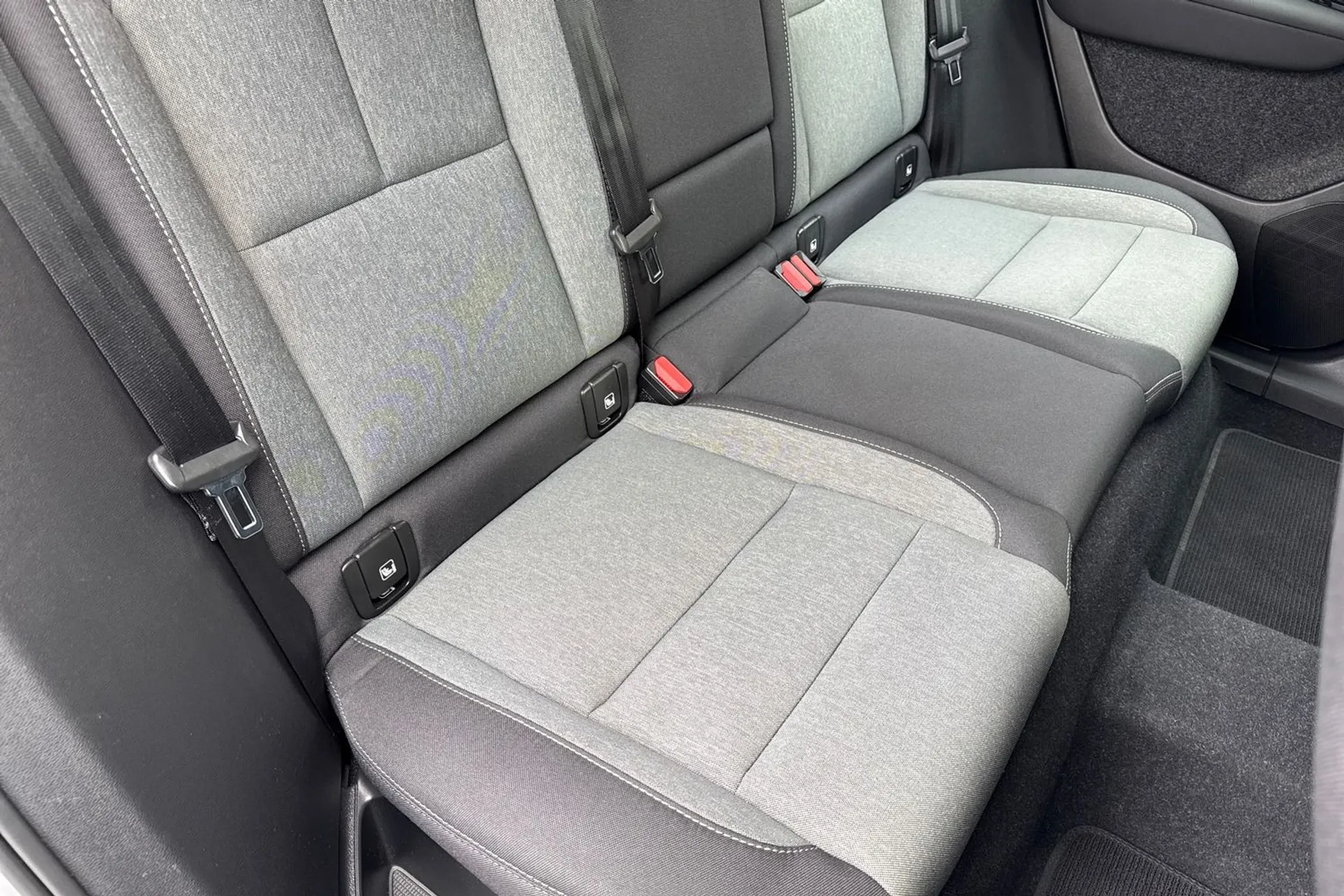 Volvo XC40 thumbnail image number 24