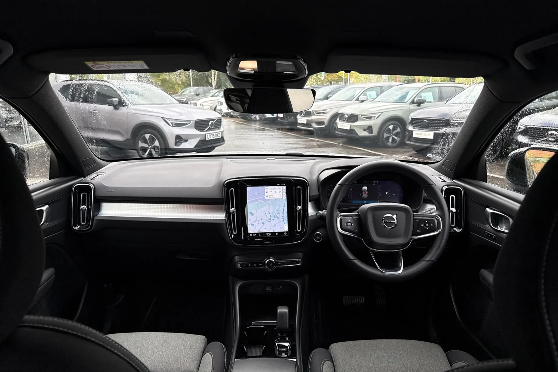 Volvo XC40 thumbnail image number 3