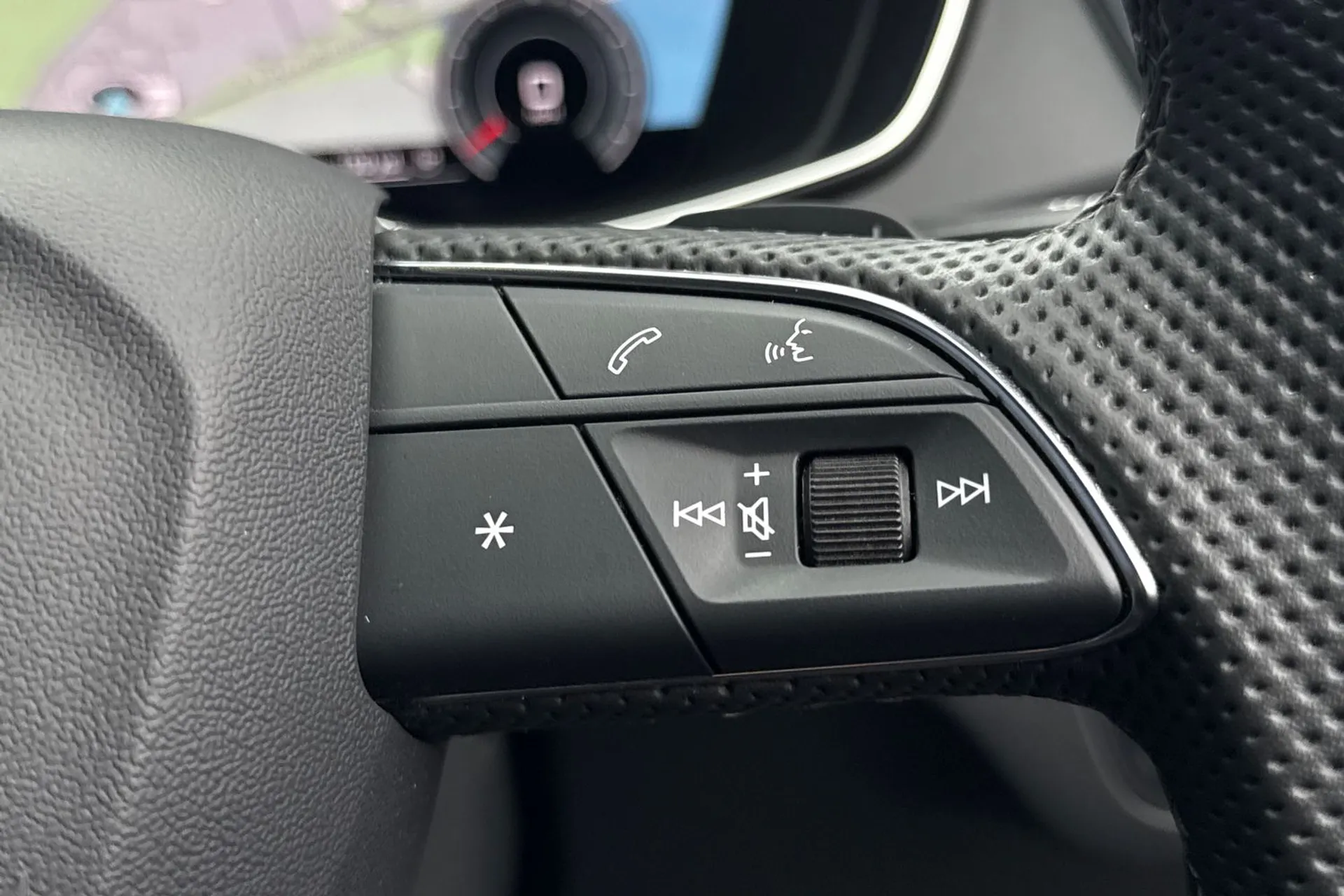 Audi Q5 thumbnail image number 40