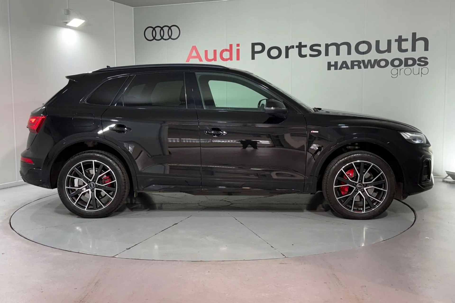 Audi Q5 thumbnail image number 2