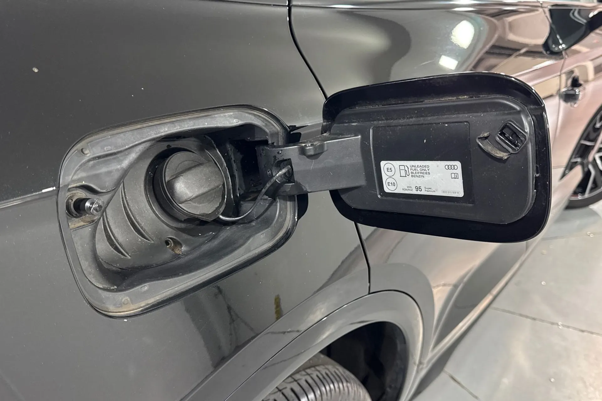 Audi Q5 thumbnail image number 18