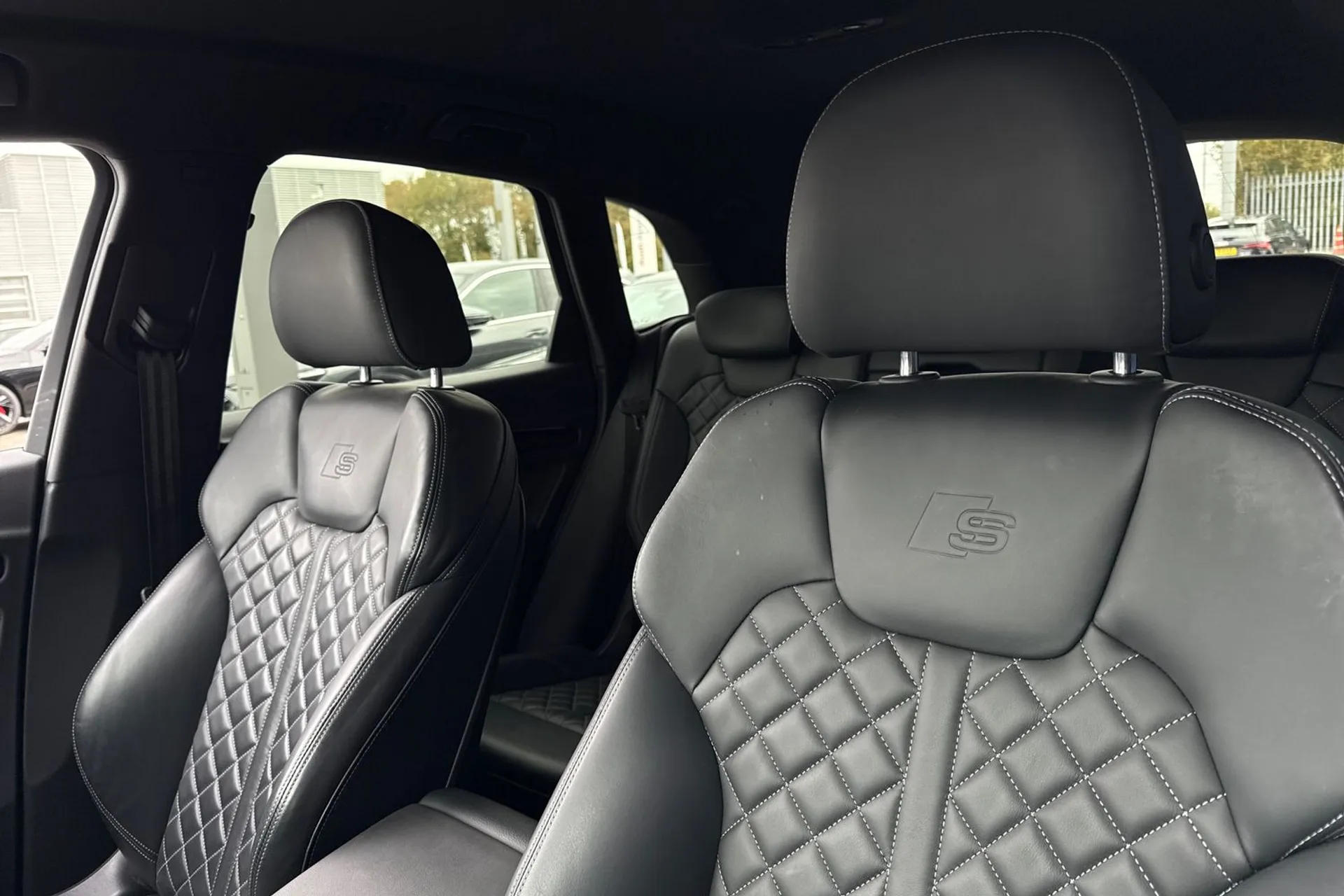 Audi Q5 thumbnail image number 31