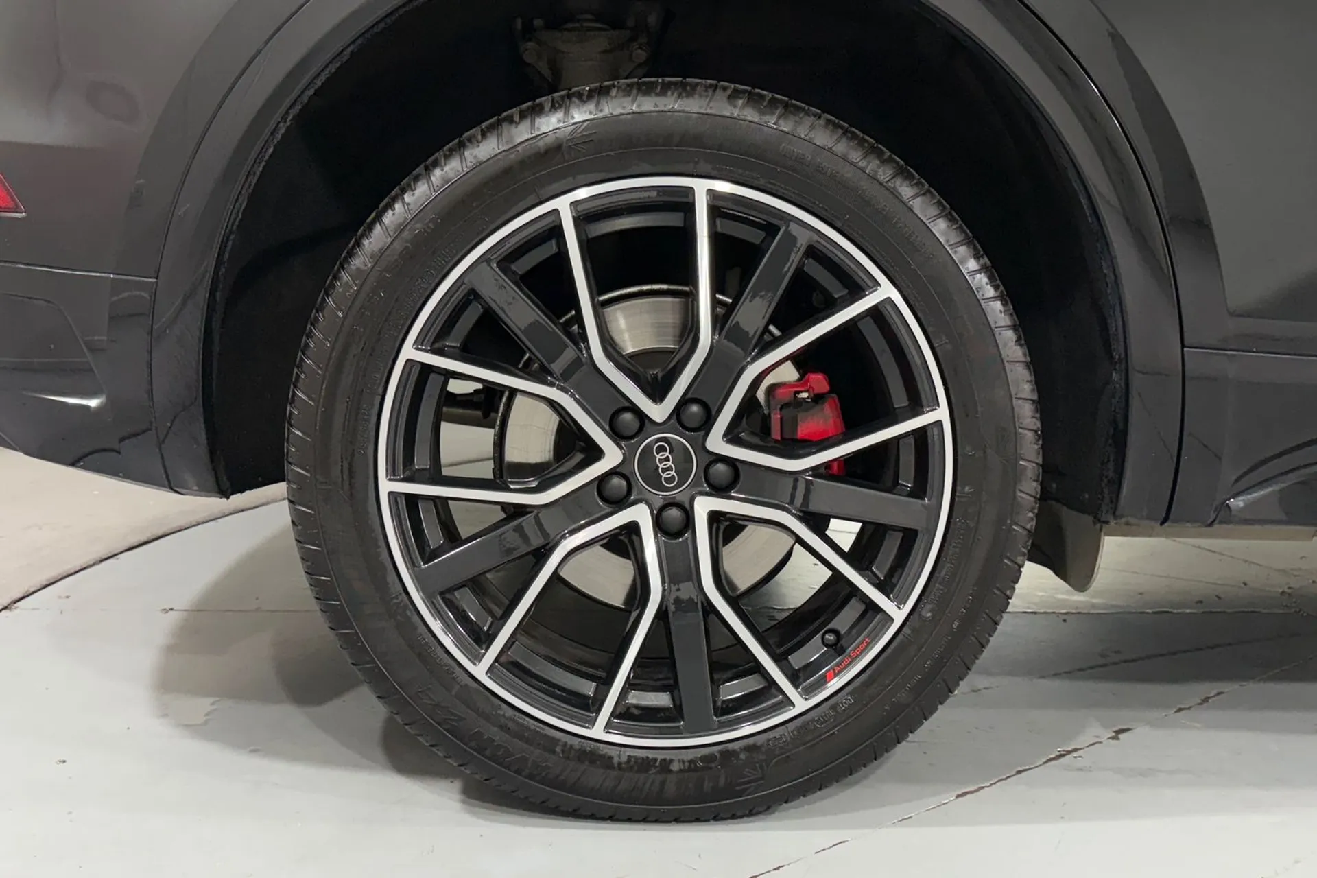 Audi Q5 thumbnail image number 13