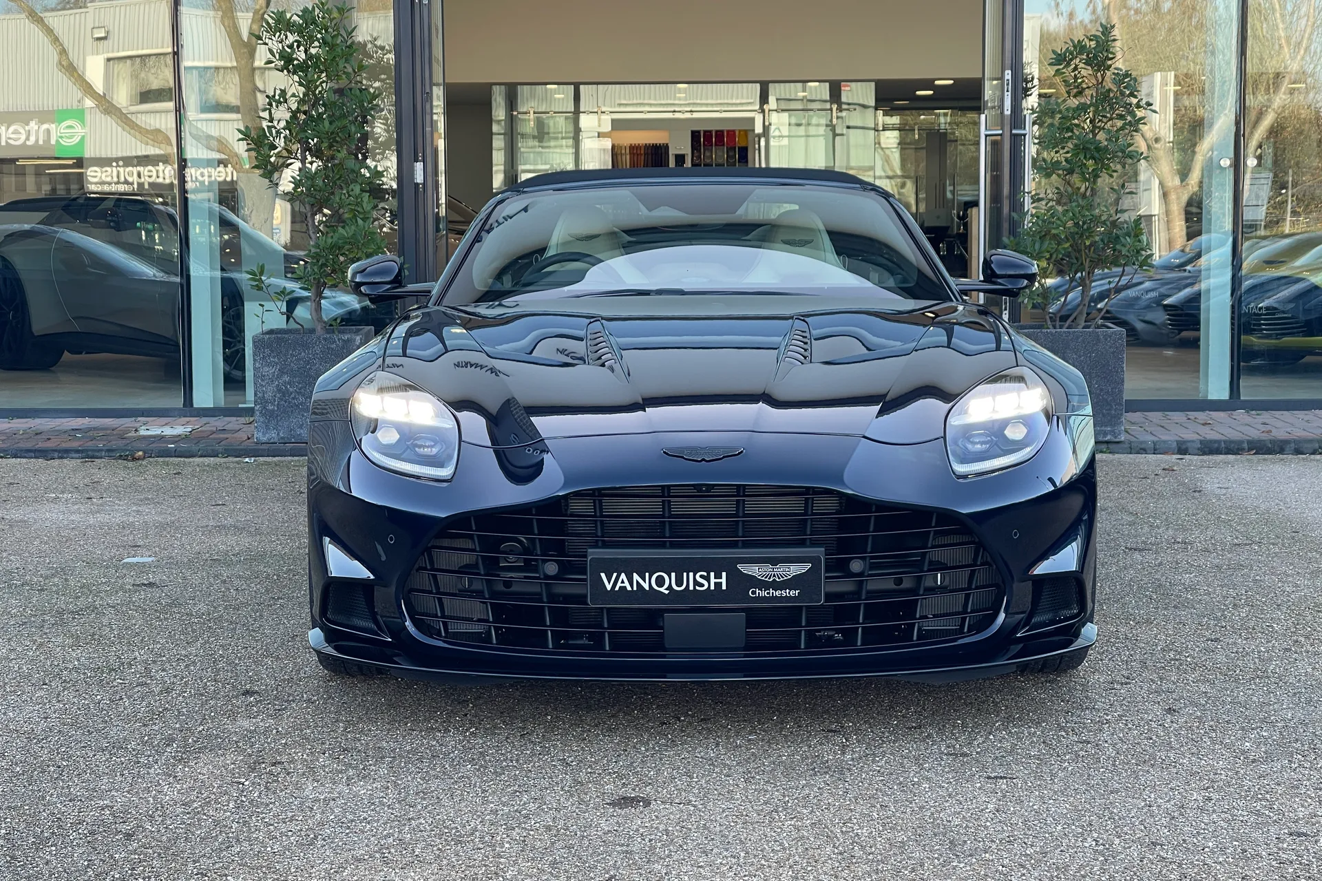 Aston Martin VANQUISH thumbnail image number 7