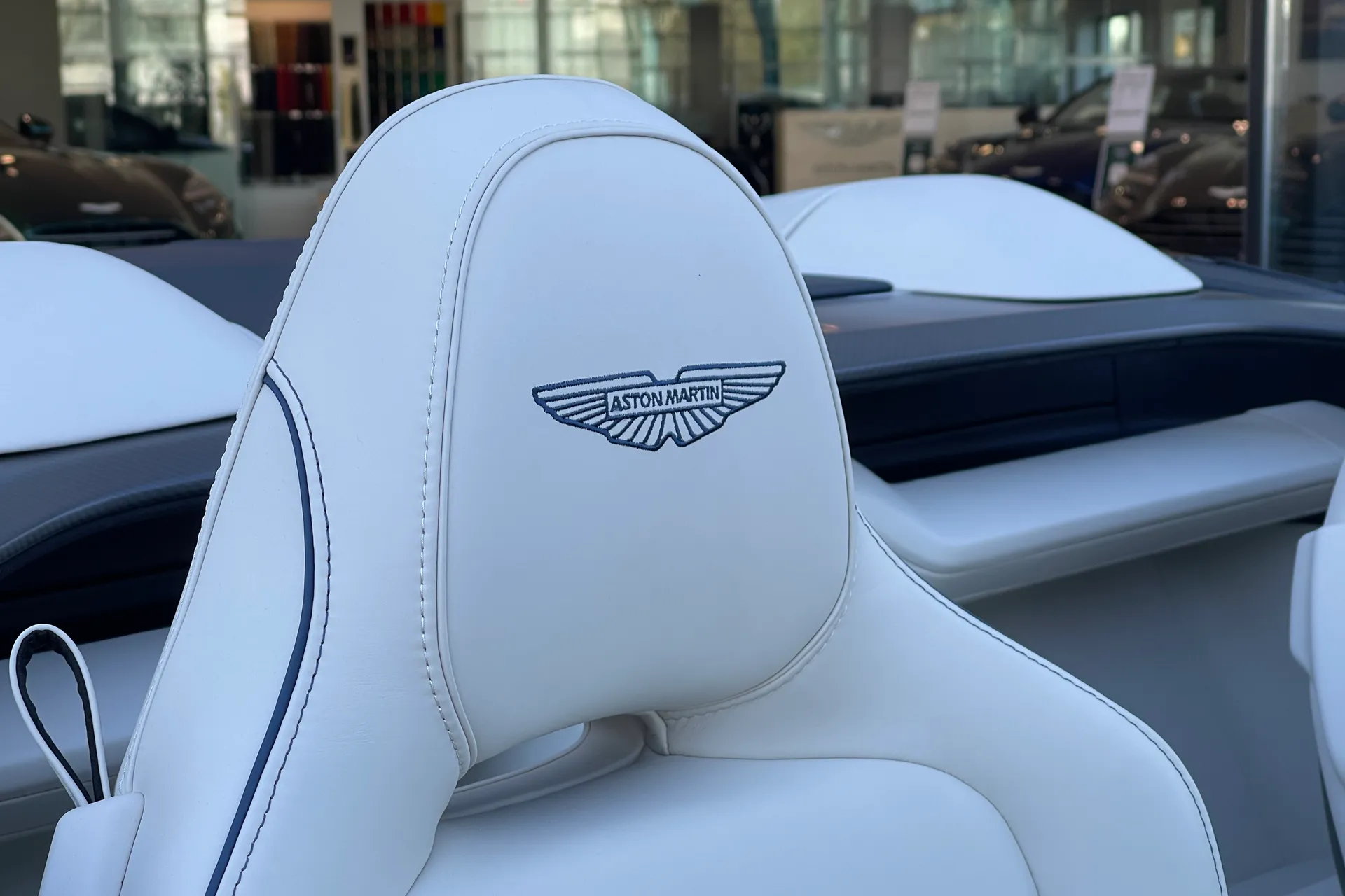 Aston Martin VANQUISH thumbnail image number 5