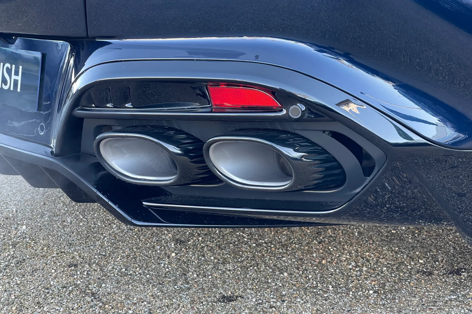 Aston Martin VANQUISH thumbnail image number 19