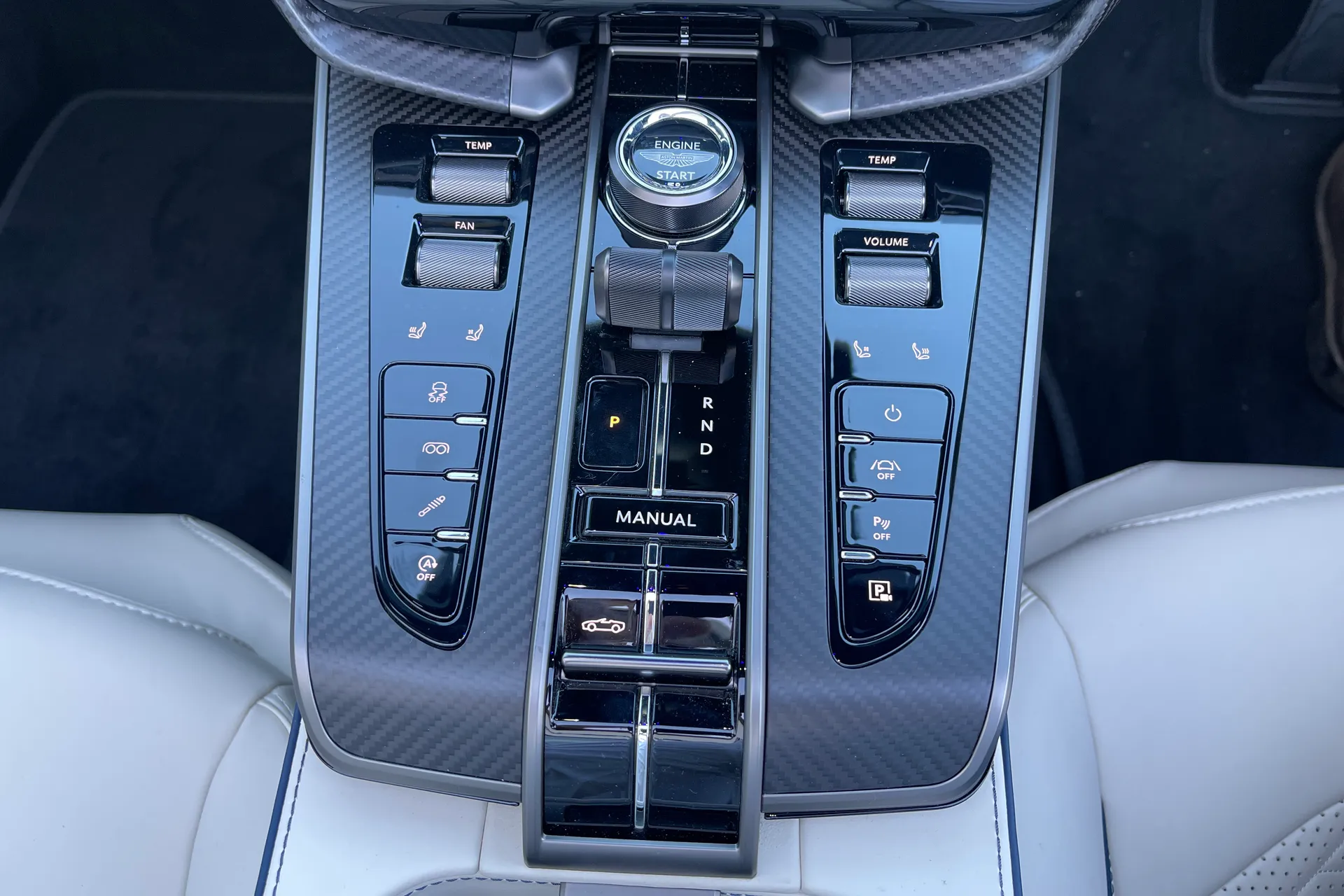 Aston Martin VANQUISH thumbnail image number 10