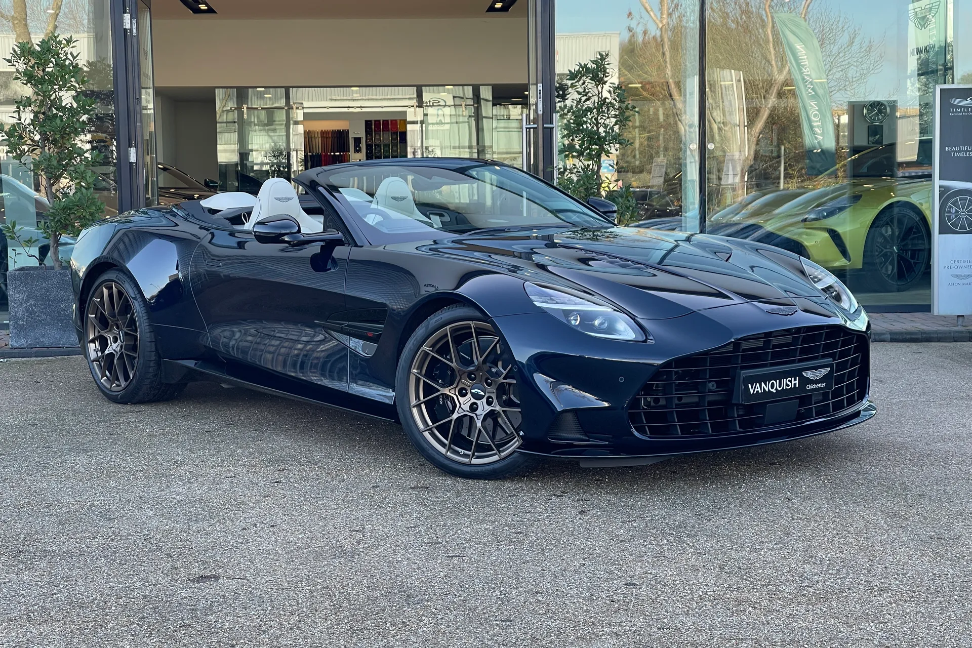 Aston Martin VANQUISH focused image