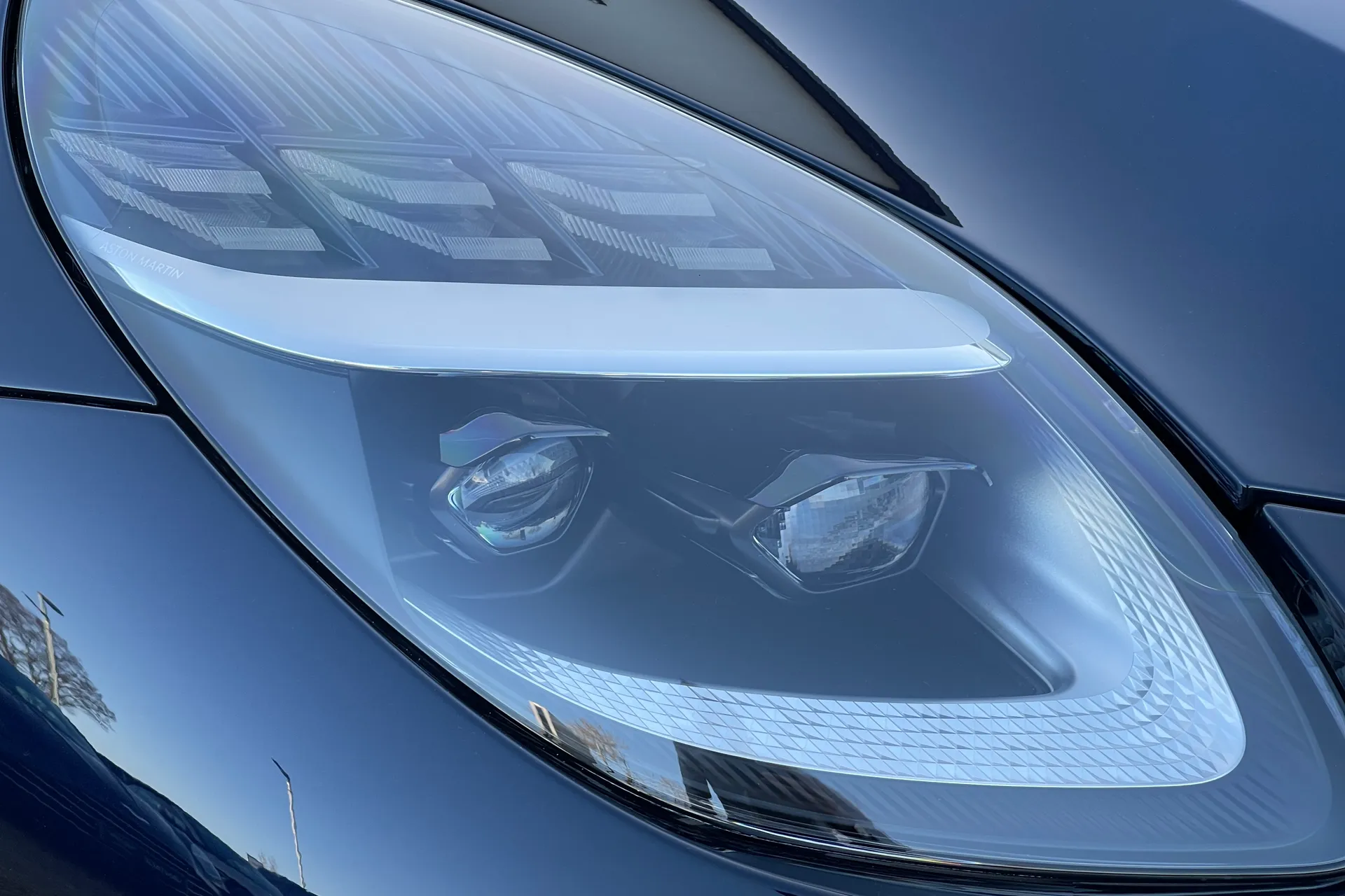 Aston Martin VANQUISH thumbnail image number 16