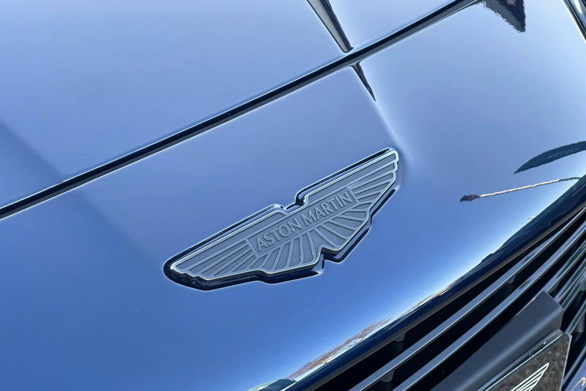 Aston Martin VANQUISH thumbnail image number 15