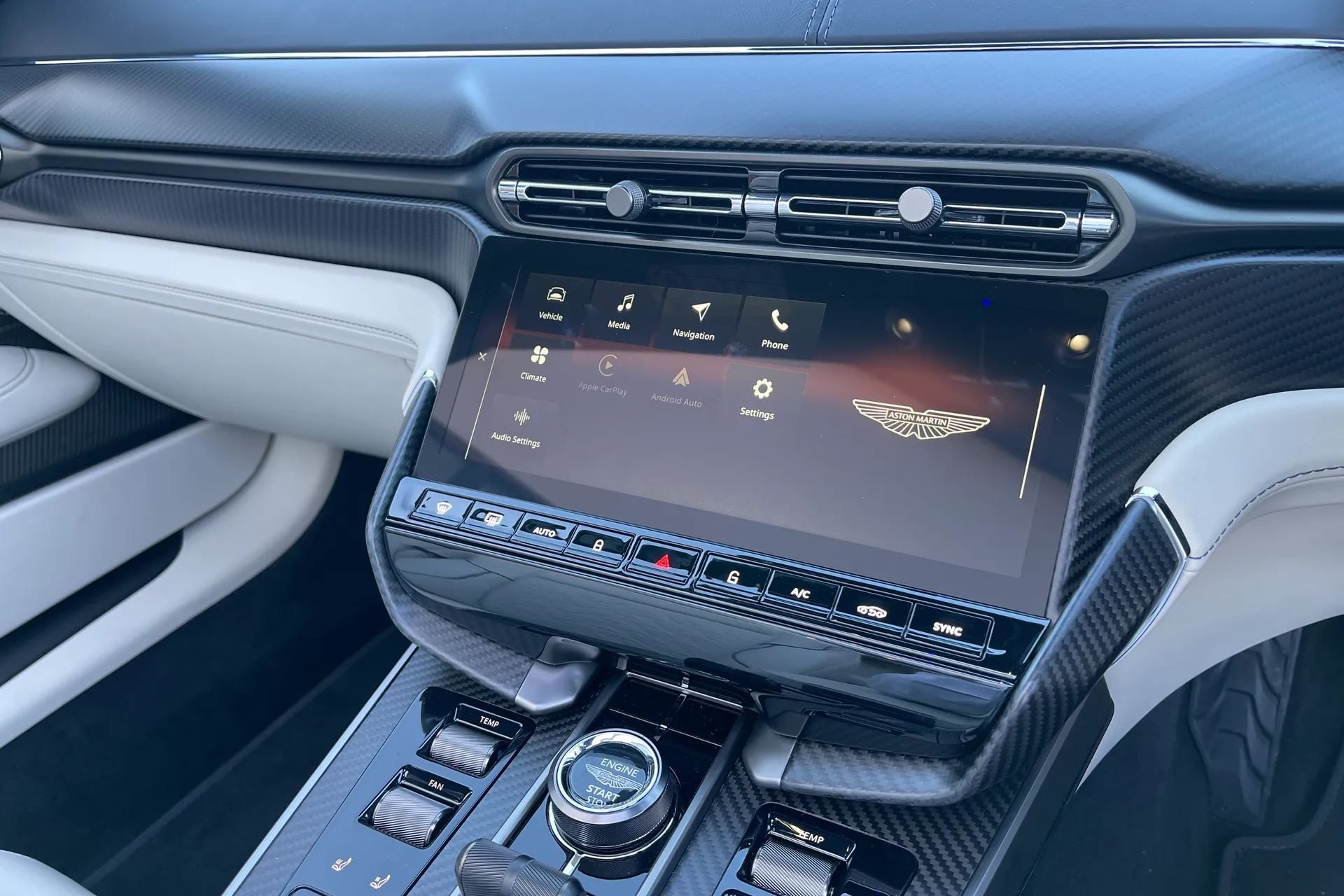 Aston Martin VANQUISH thumbnail image number 23