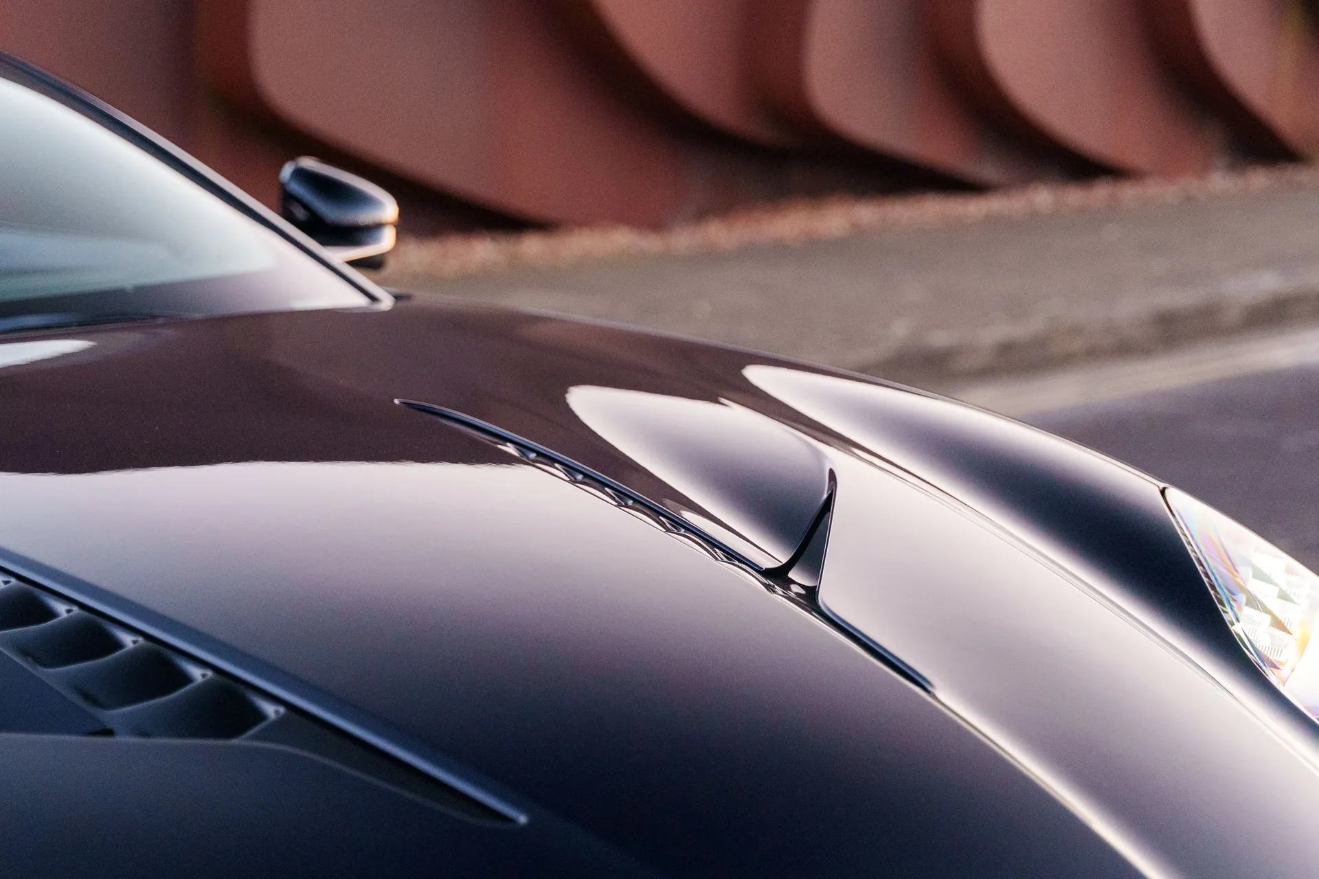 Aston Martin Vanquish thumbnail image number 21