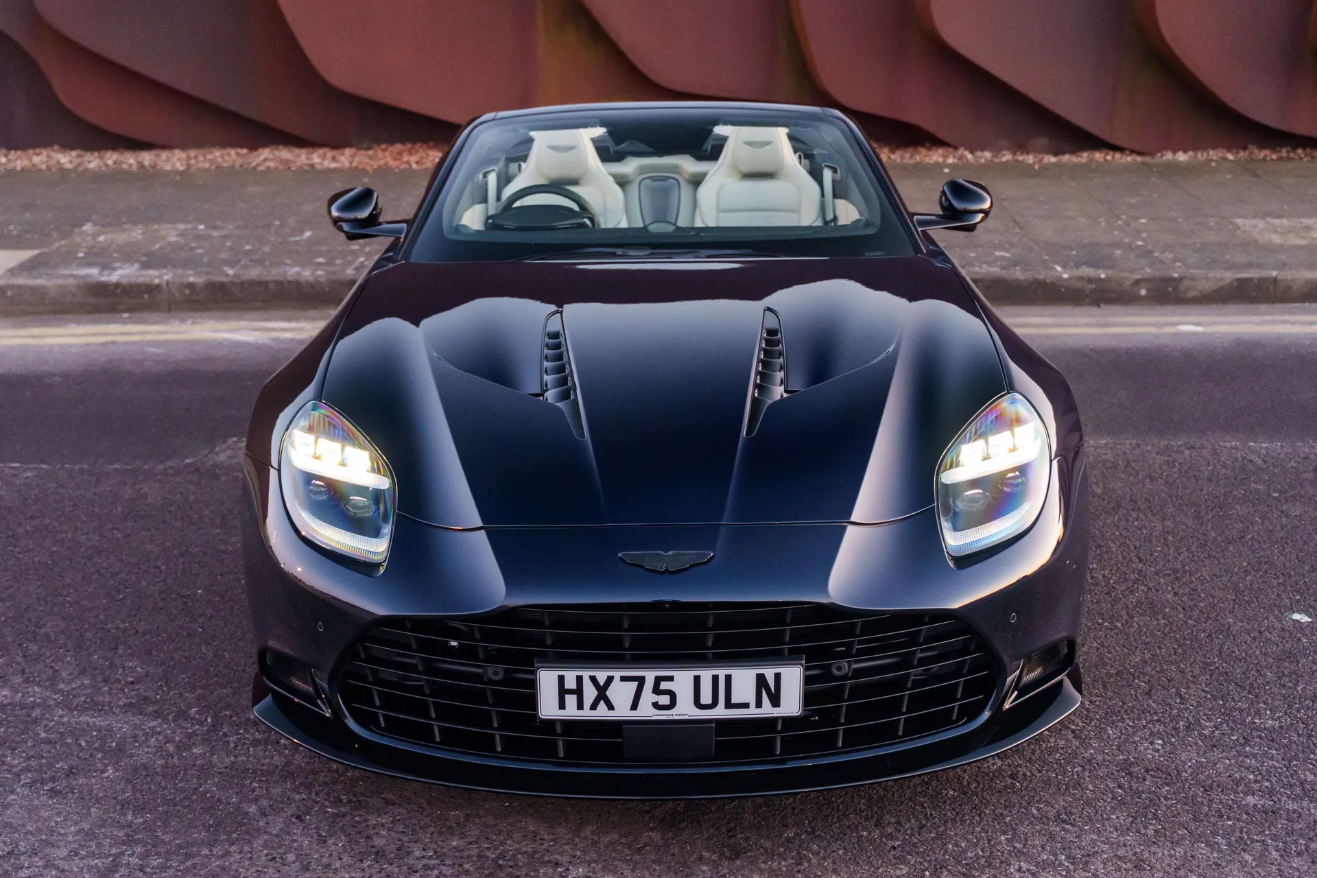 Aston Martin Vanquish thumbnail image number 5