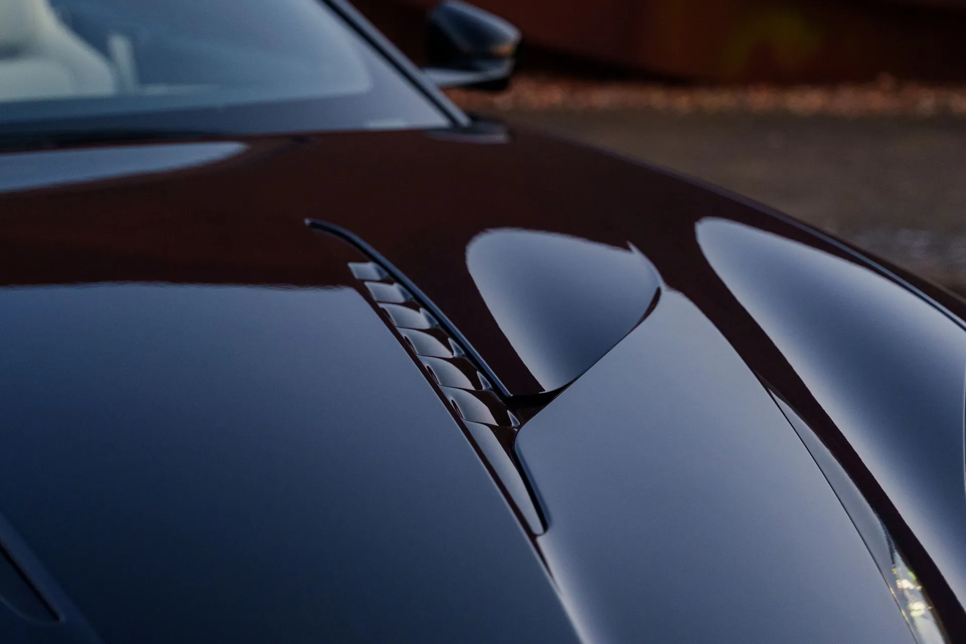 Aston Martin Vanquish thumbnail image number 25