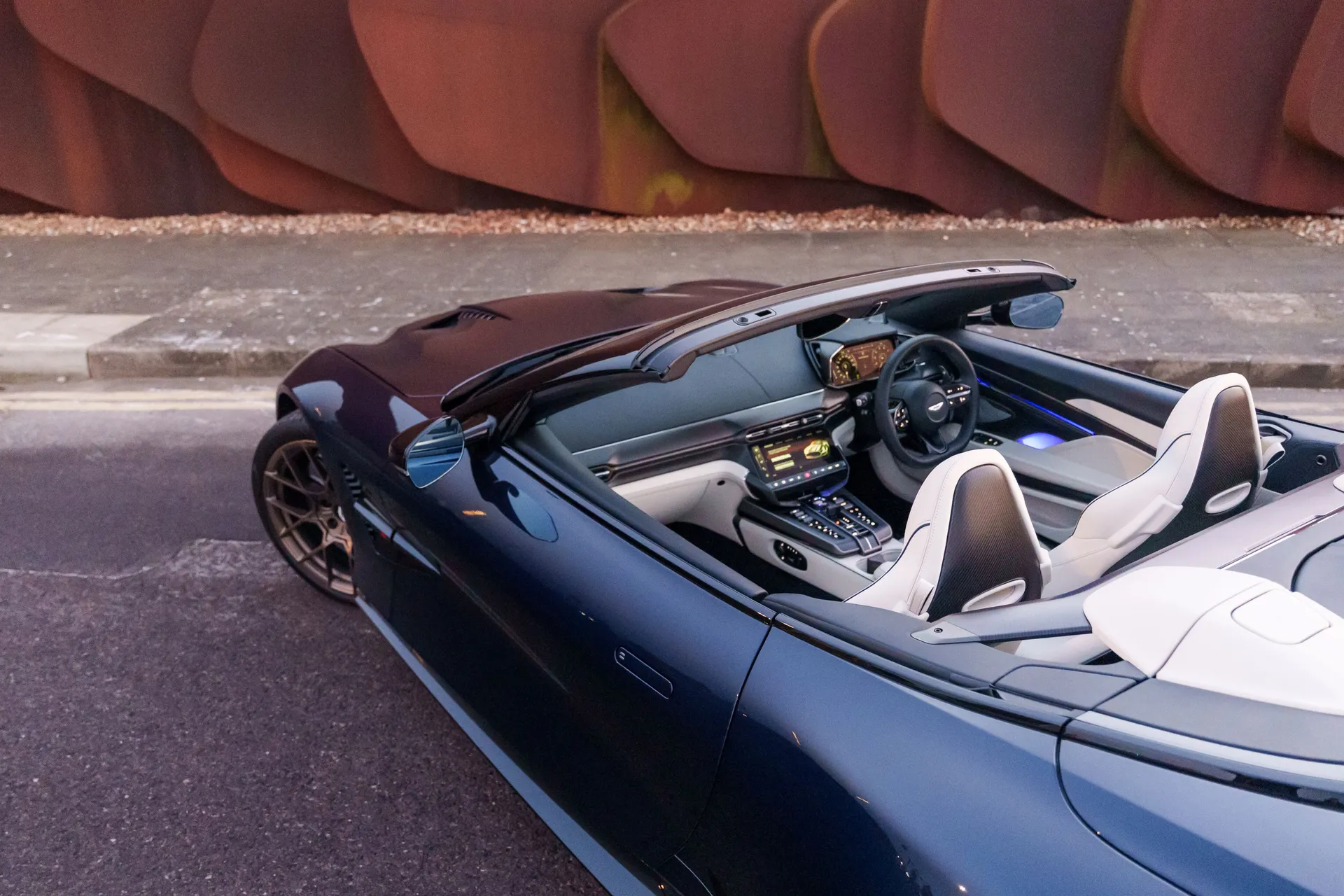 Aston Martin Vanquish thumbnail image number 10