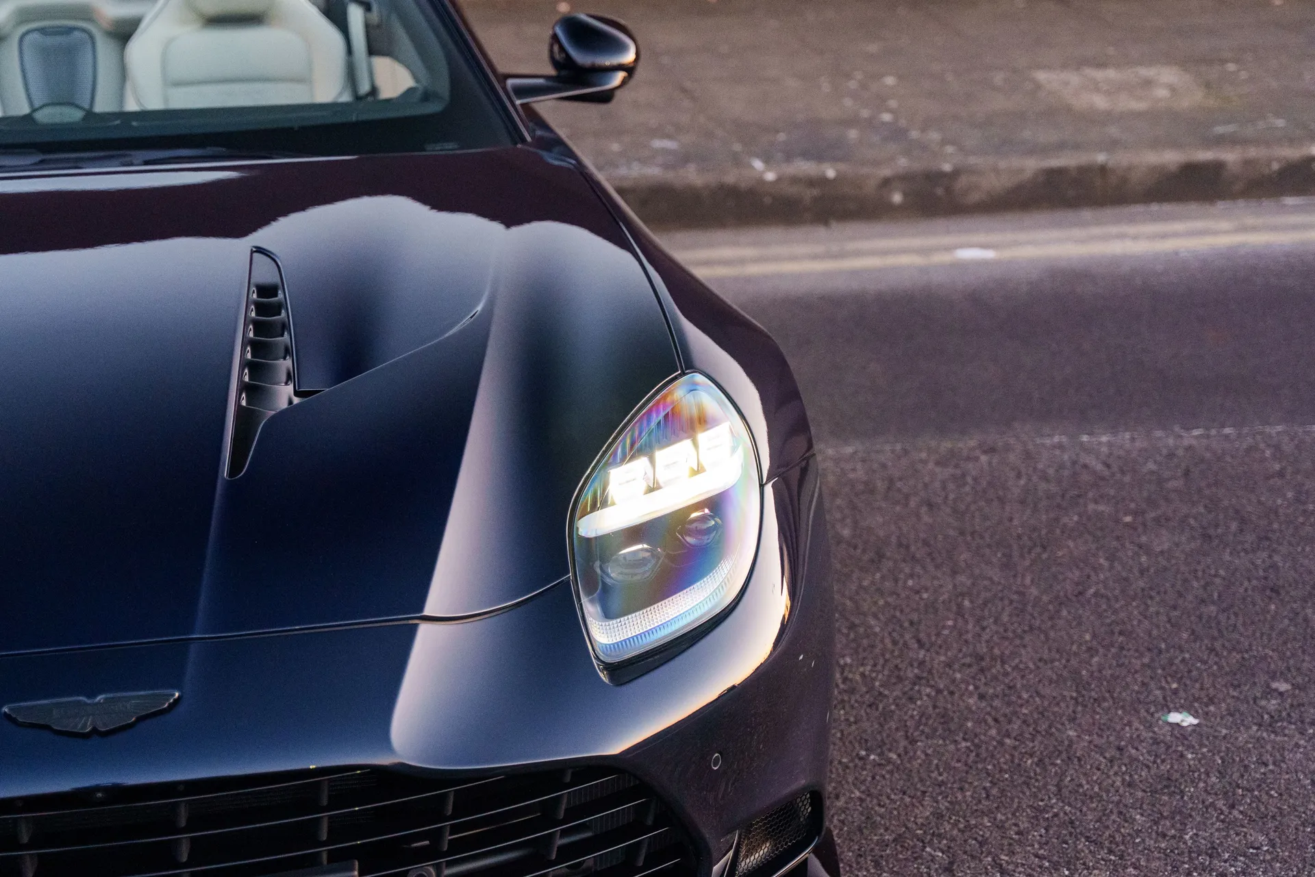 Aston Martin Vanquish thumbnail image number 6