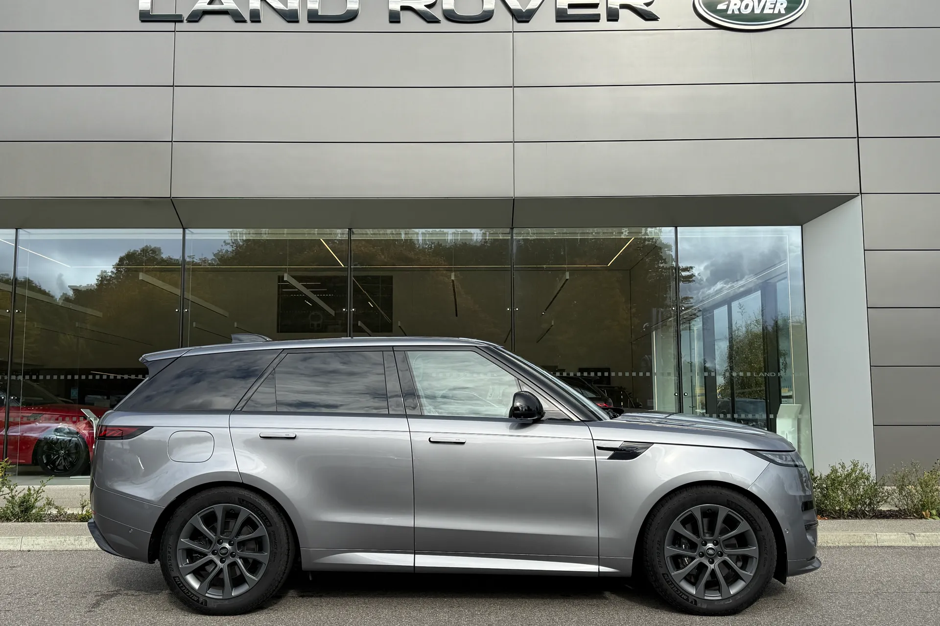 LAND ROVER RANGE ROVER SPORT thumbnail image number 2